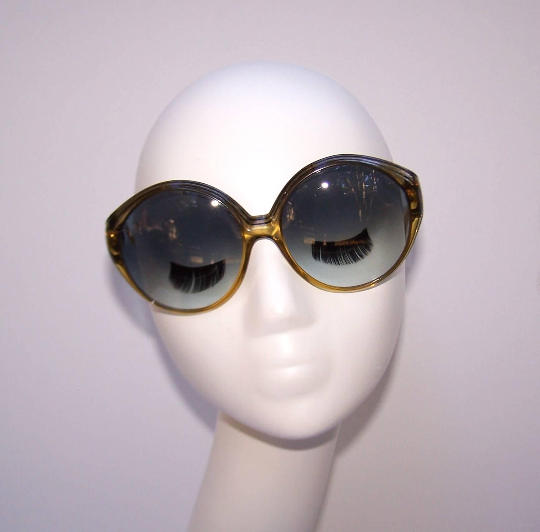 Oversized 1970's Christian Dior Optyl Sunglasses With Gradient Blue Lenses 4