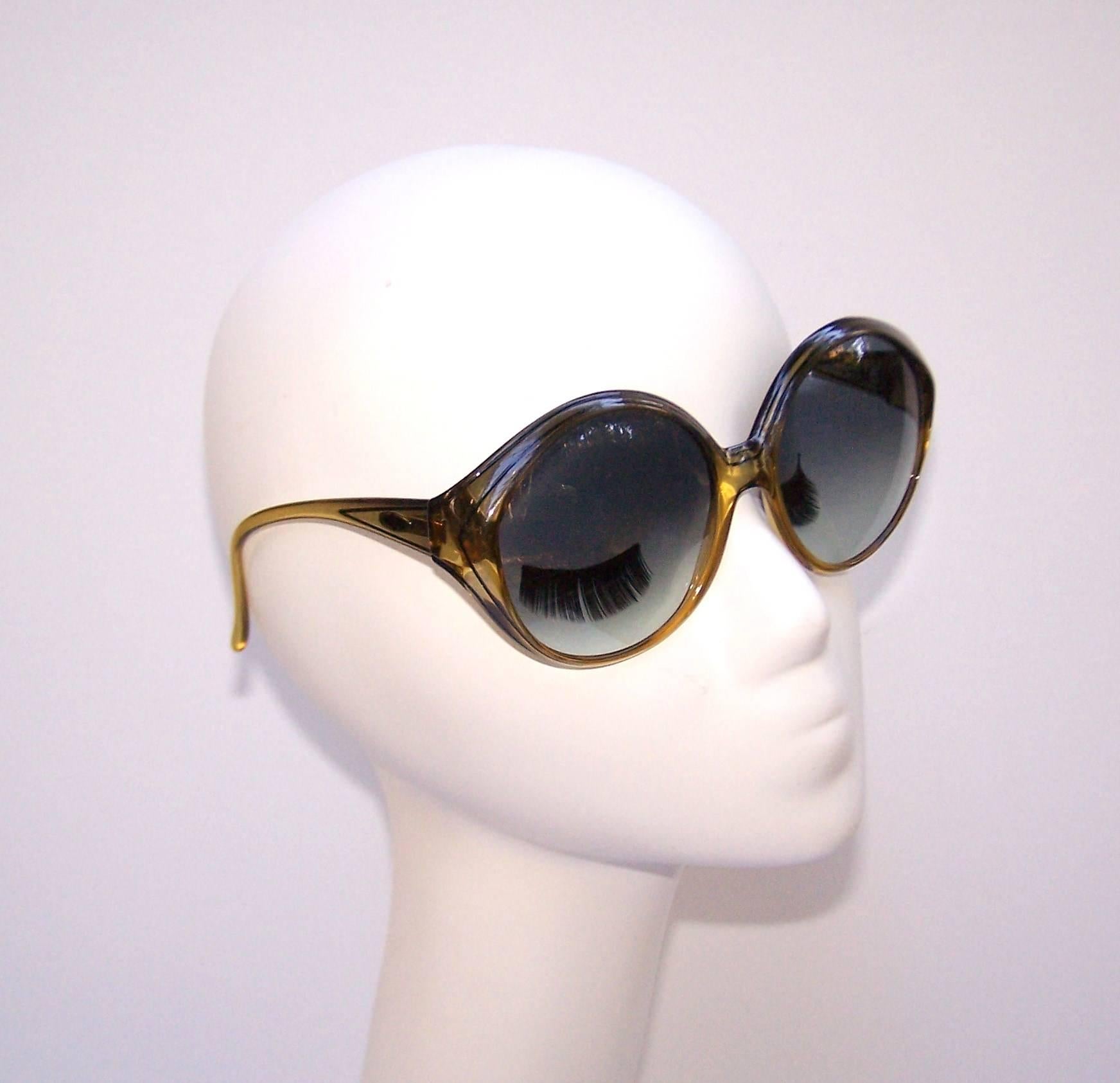 Oversized 1970's Christian Dior Optyl Sunglasses With Gradient Blue Lenses 5