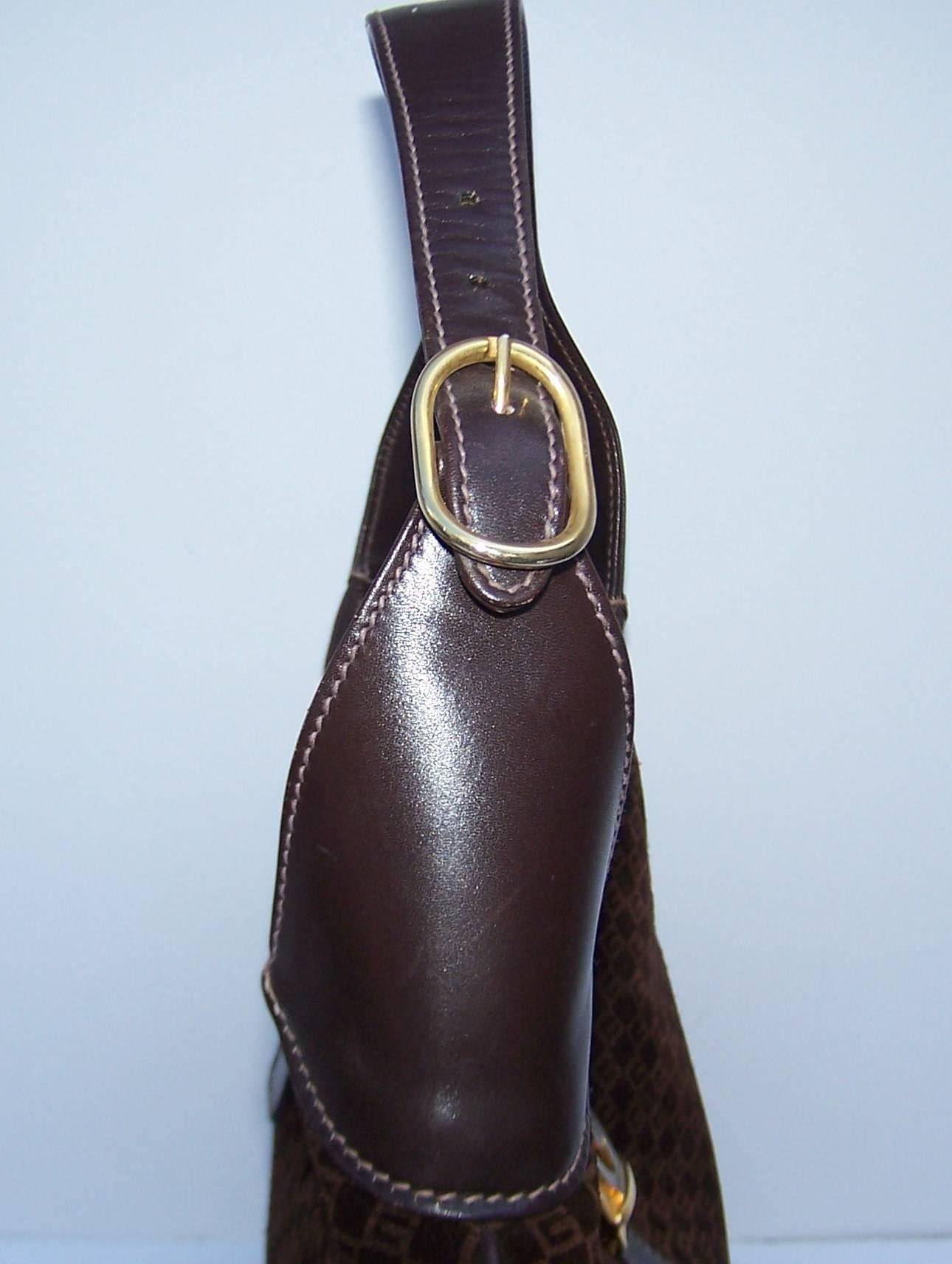 1970's Gucci Jackie O Logo Brown Suede Handbag With Heavy Metal Lock 4