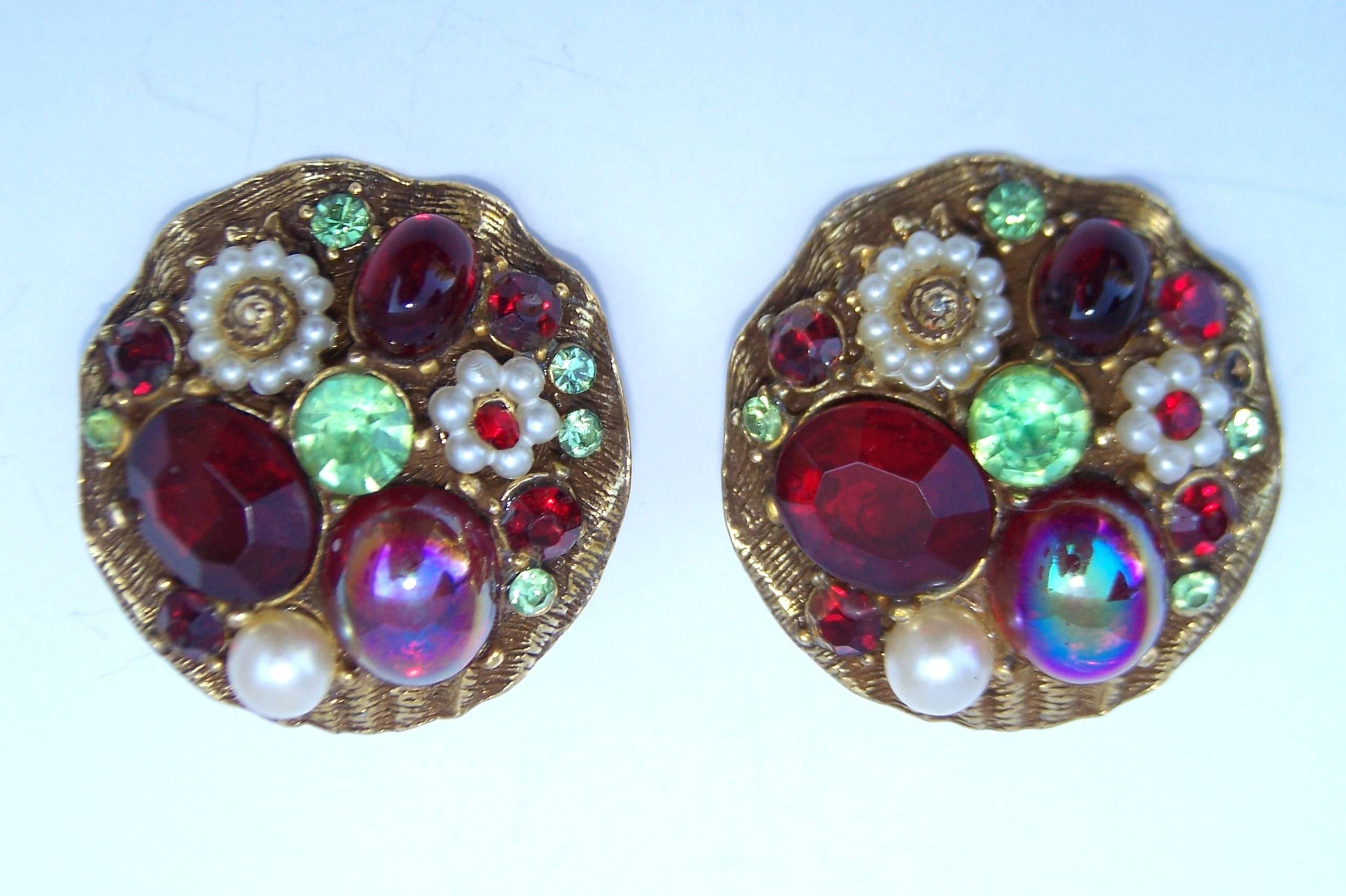 Lovely 1950's Ruby Red Rhinestone Encrusted Clip On Earrings In Good Condition In Atlanta, GA
