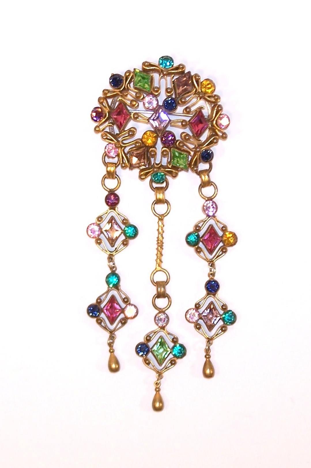 Large C.1940 Ornate Crystal Rhinestone Brooch With Articulated Dangles In Excellent Condition In Atlanta, GA