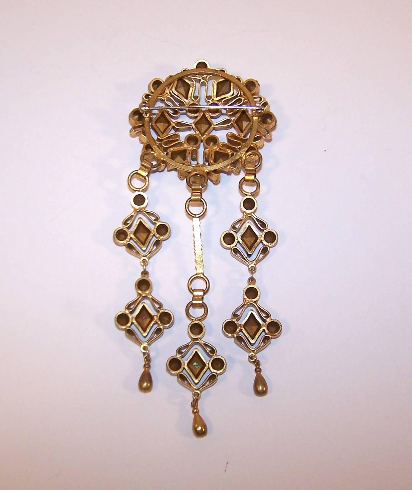 Large C.1940 Ornate Crystal Rhinestone Brooch With Articulated Dangles 4
