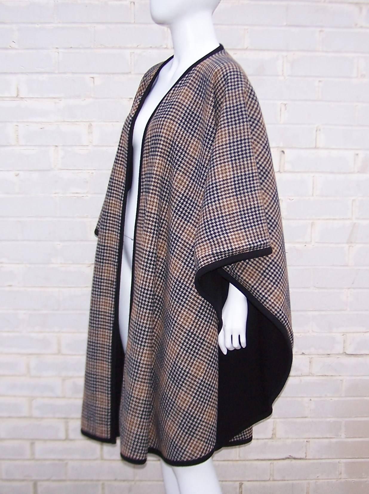 Gray Reversible 1980's Black & Brown Houndstooth Wool Wrap Cape