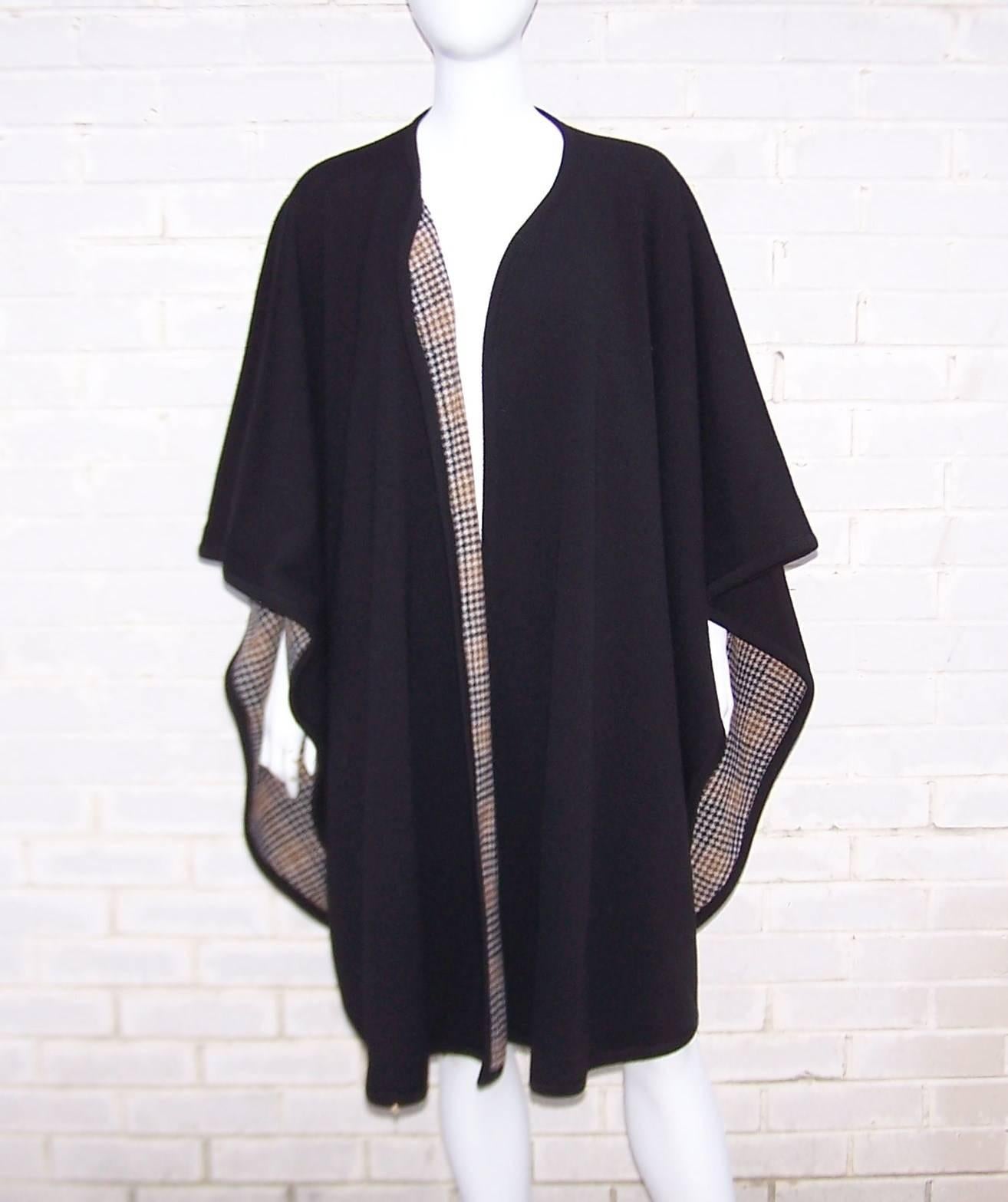 Reversible 1980's Black & Brown Houndstooth Wool Wrap Cape 1