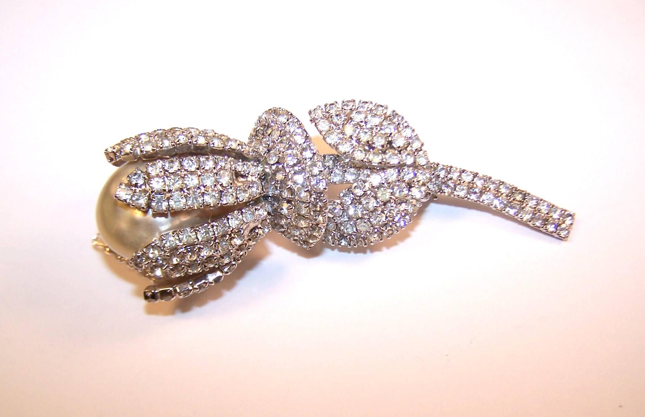 Women's or Men's Classy 1950's Vendome Rhinestone & Baroque Pearl Flower Brooch