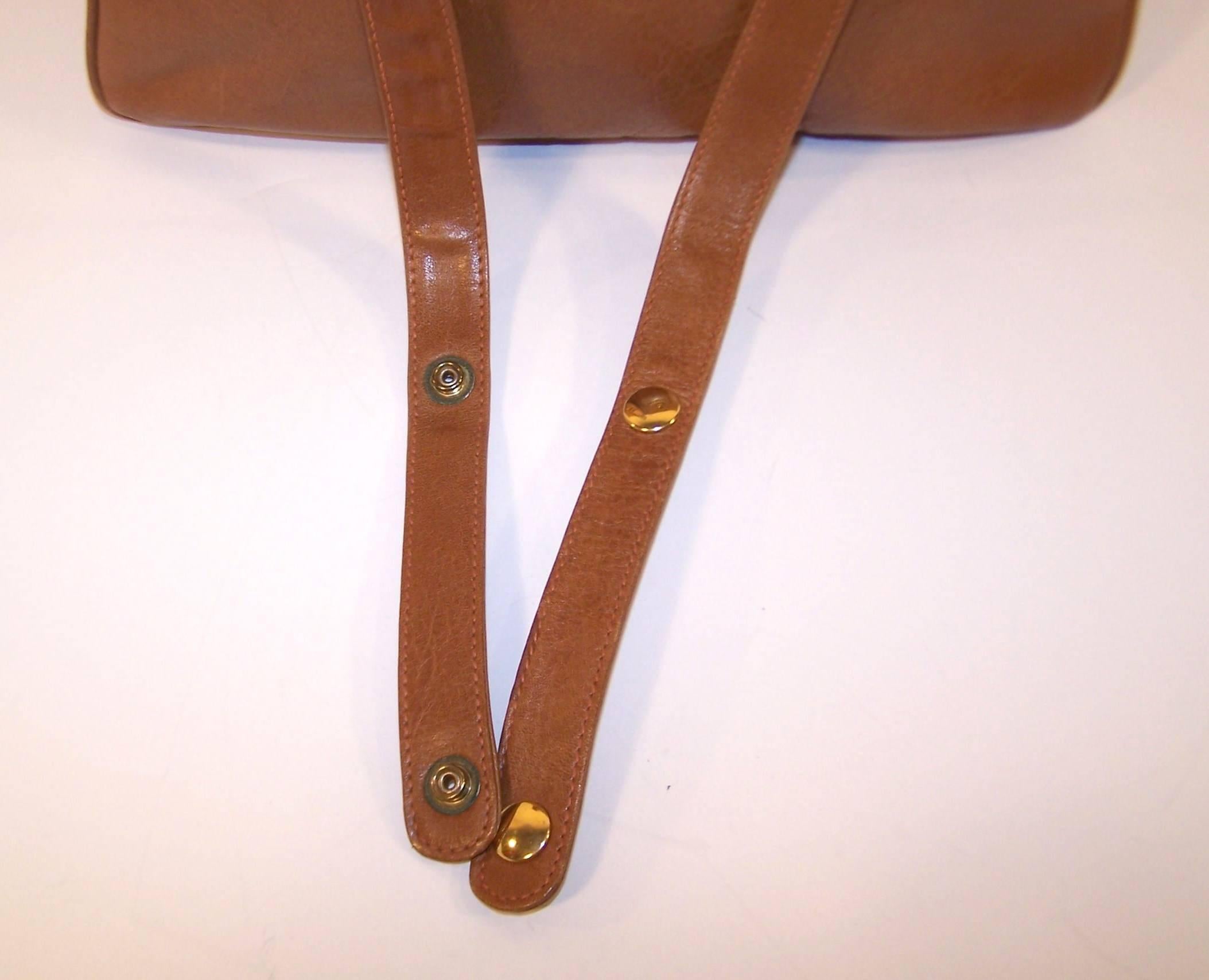 Classic 1970's Italian Leather Adjustable Strap Handbag 2