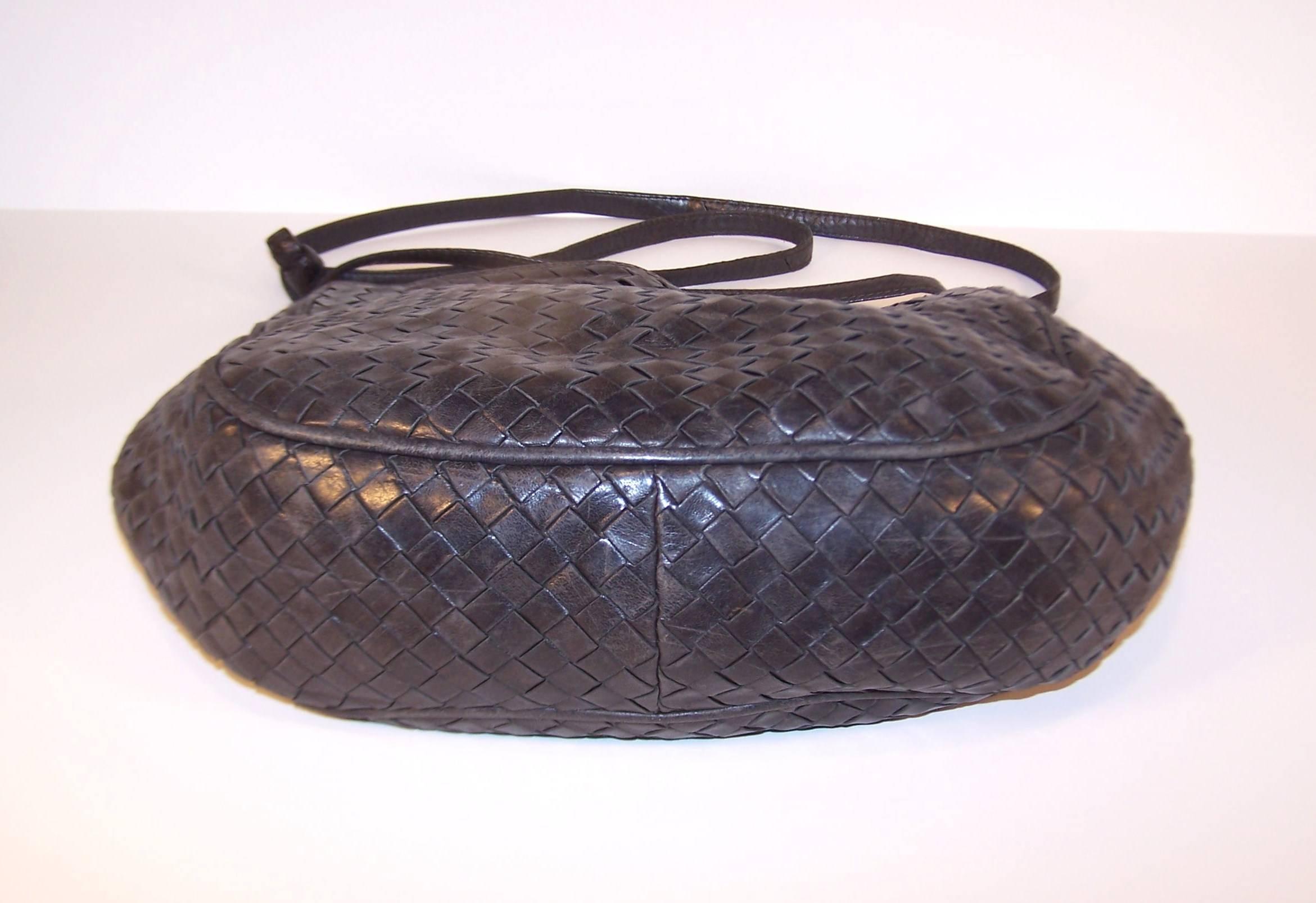 Women's Vintage Bottega Veneta Charcoal Gray Intrecciato Leather Shoulder Handbag