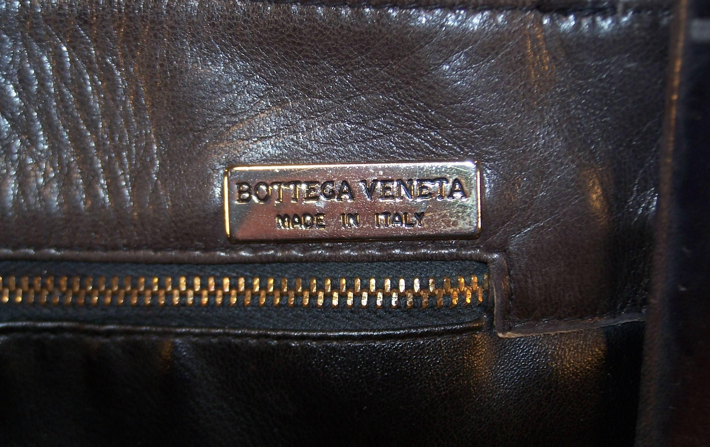 Vintage Bottega Veneta Charcoal Gray Intrecciato Leather Shoulder Handbag 3