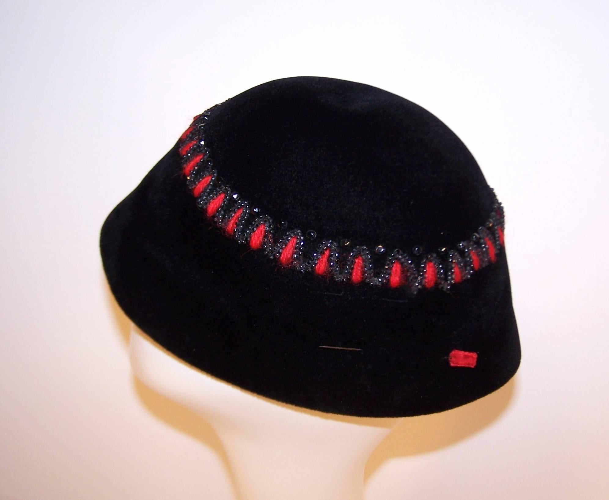 French C.1950 Black Wool Bucket Hat With Beading & Red Embroidery In Excellent Condition In Atlanta, GA