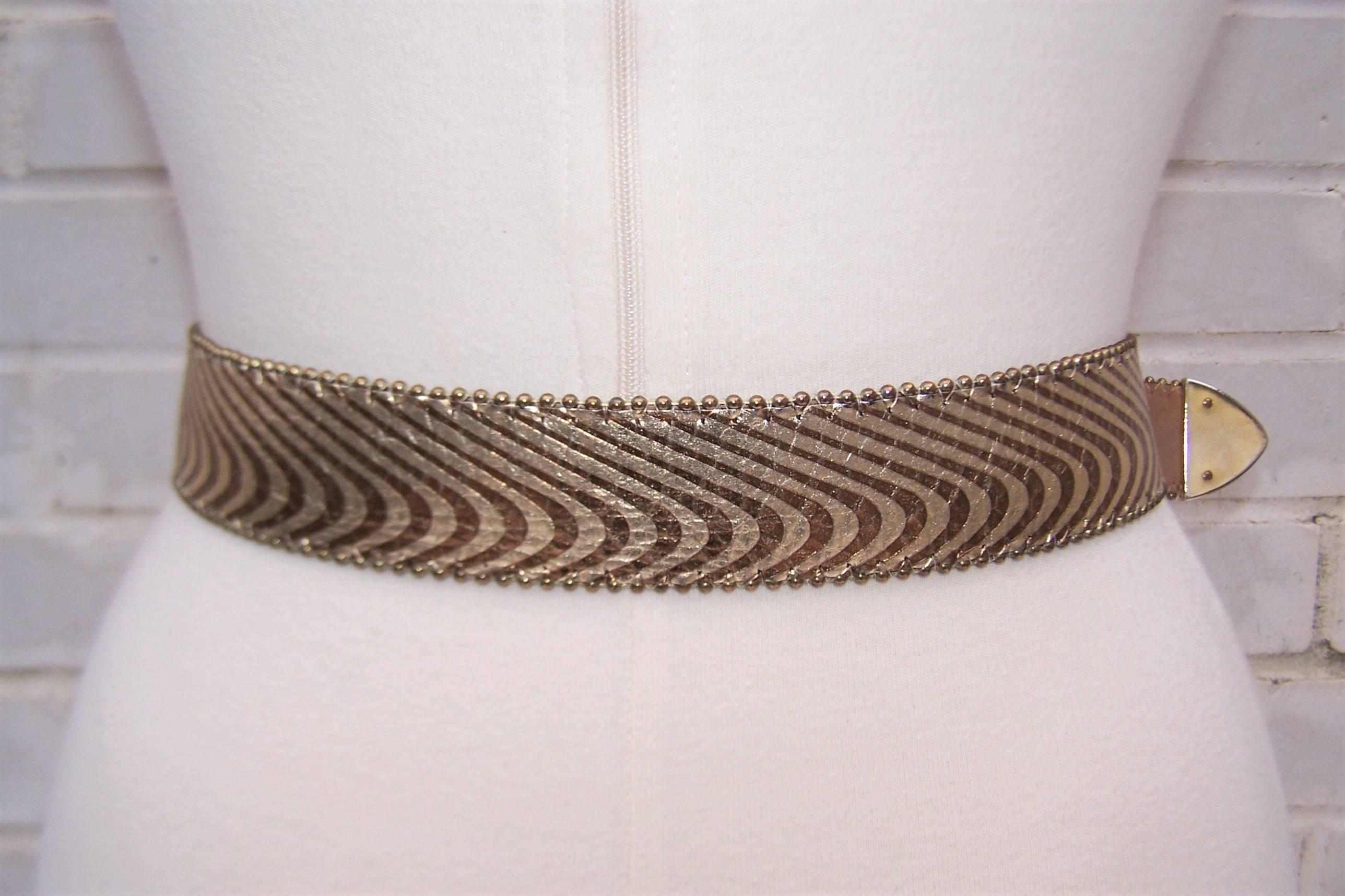 1980's Op Art Textural Gold Leather Belt  In Good Condition In Atlanta, GA