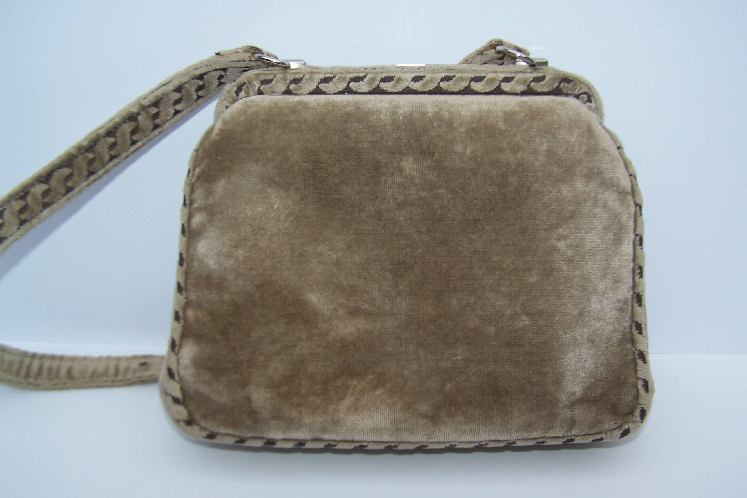 Plush 1960's Giotti Italian Taupe Velvet Trompe L'oeil Handbag In Good Condition In Atlanta, GA