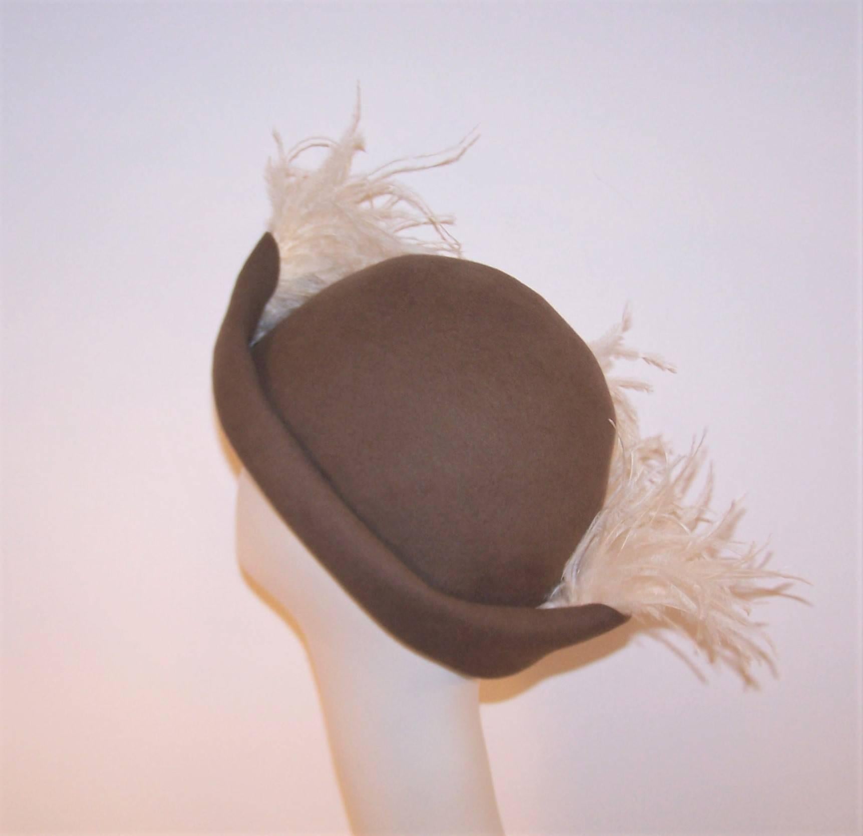 Dandified 1970's Italian Taupe Wool Cavalier Hat With Ostrich Plumes In Excellent Condition In Atlanta, GA