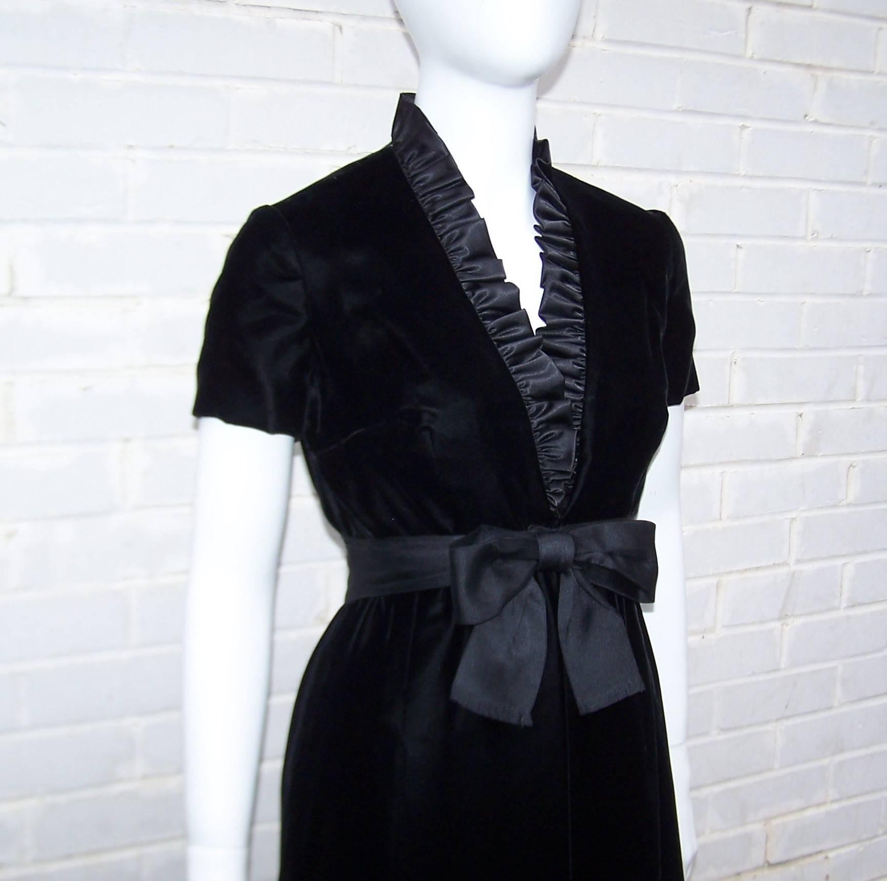 C.1970 Saks Fifth Avenue Black Velvet Maxi Dress With Plunging Neckline In Excellent Condition In Atlanta, GA