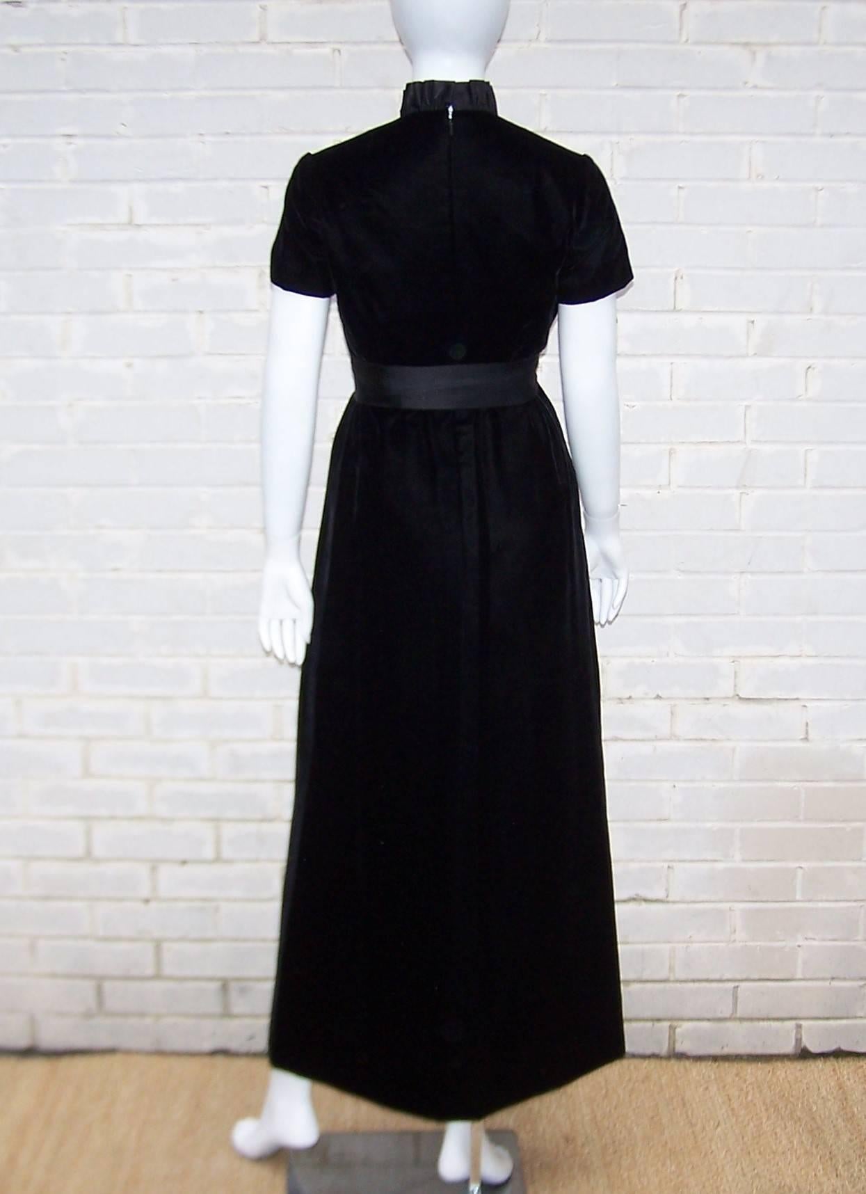 C.1970 Saks Fifth Avenue Black Velvet Maxi Dress With Plunging Neckline 2