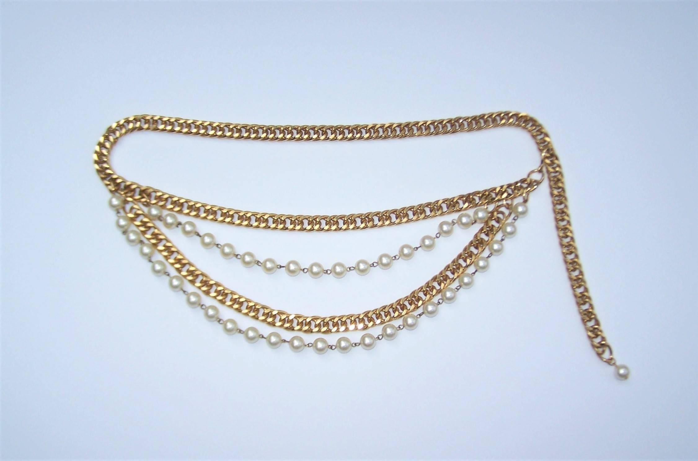 Women's Classic 1980's Gold Chain Swag Belt With Pearls