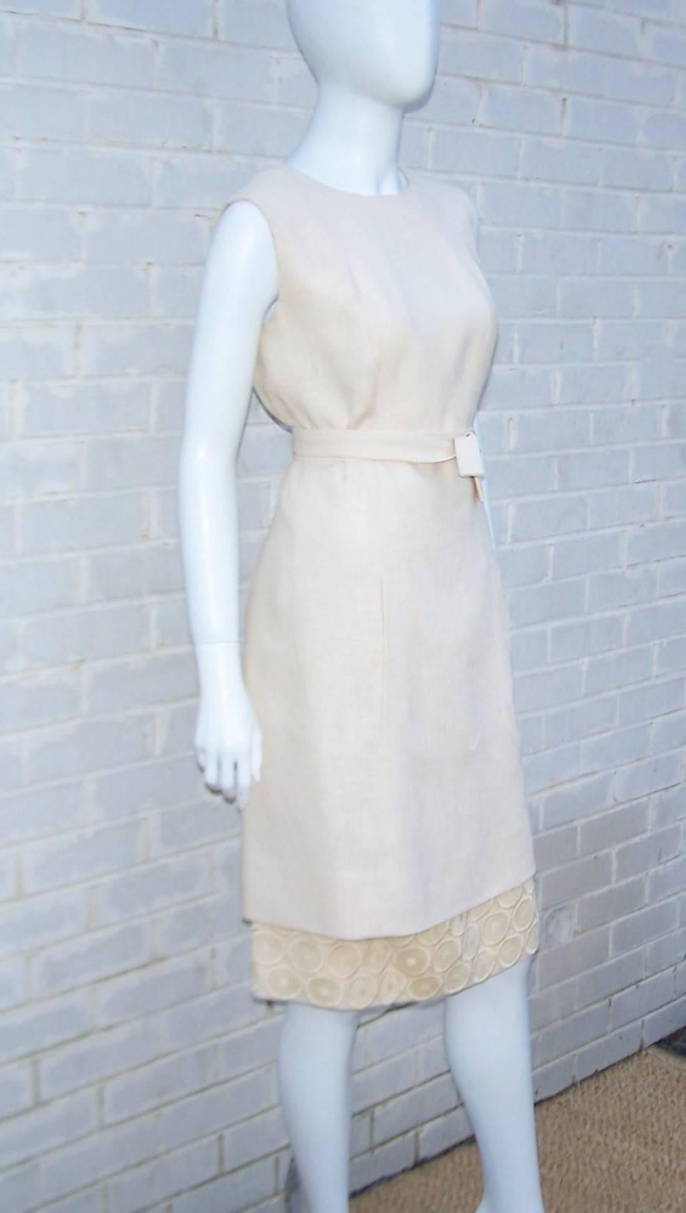 Gray Fresh 1960's Young Elegante Linen Shift Dress With Eyelit Underskirt
