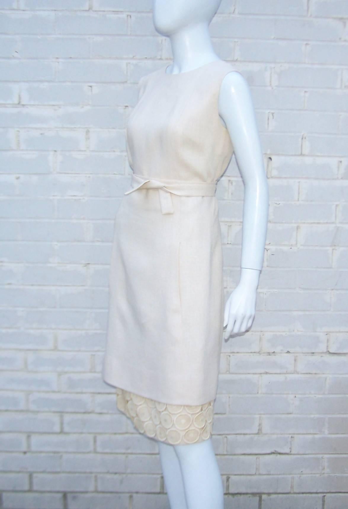 Fresh 1960's Young Elegante Linen Shift Dress With Eyelit Underskirt 2
