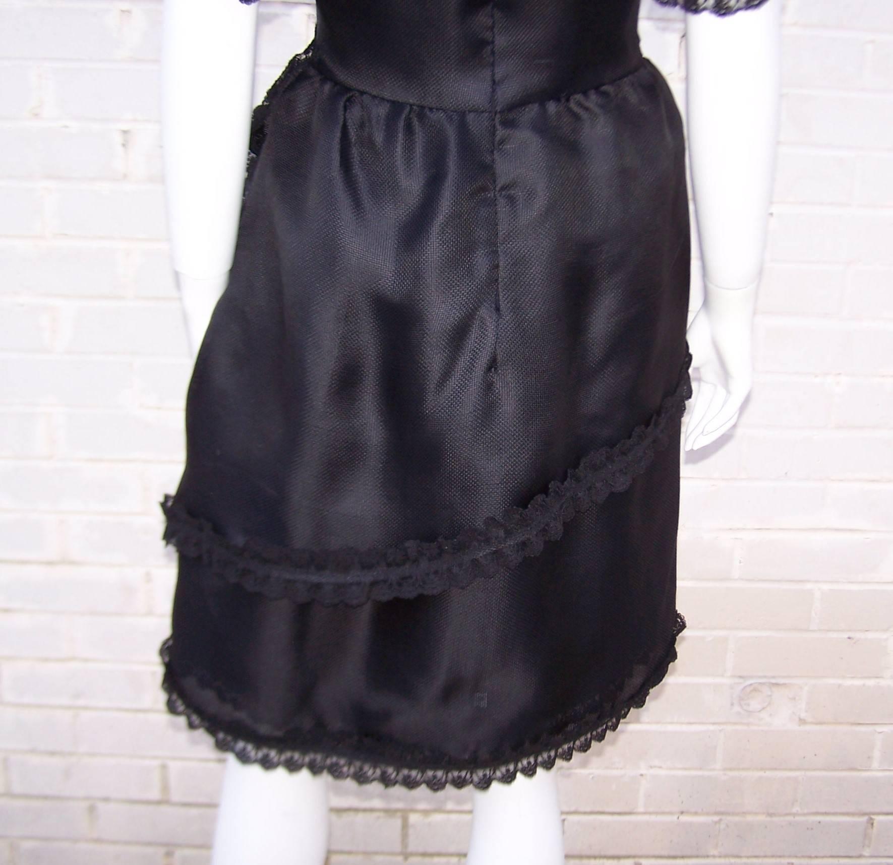 Lovely 1980's Carolina Herrera Tiered Black Silk Dress With Lace Details 5