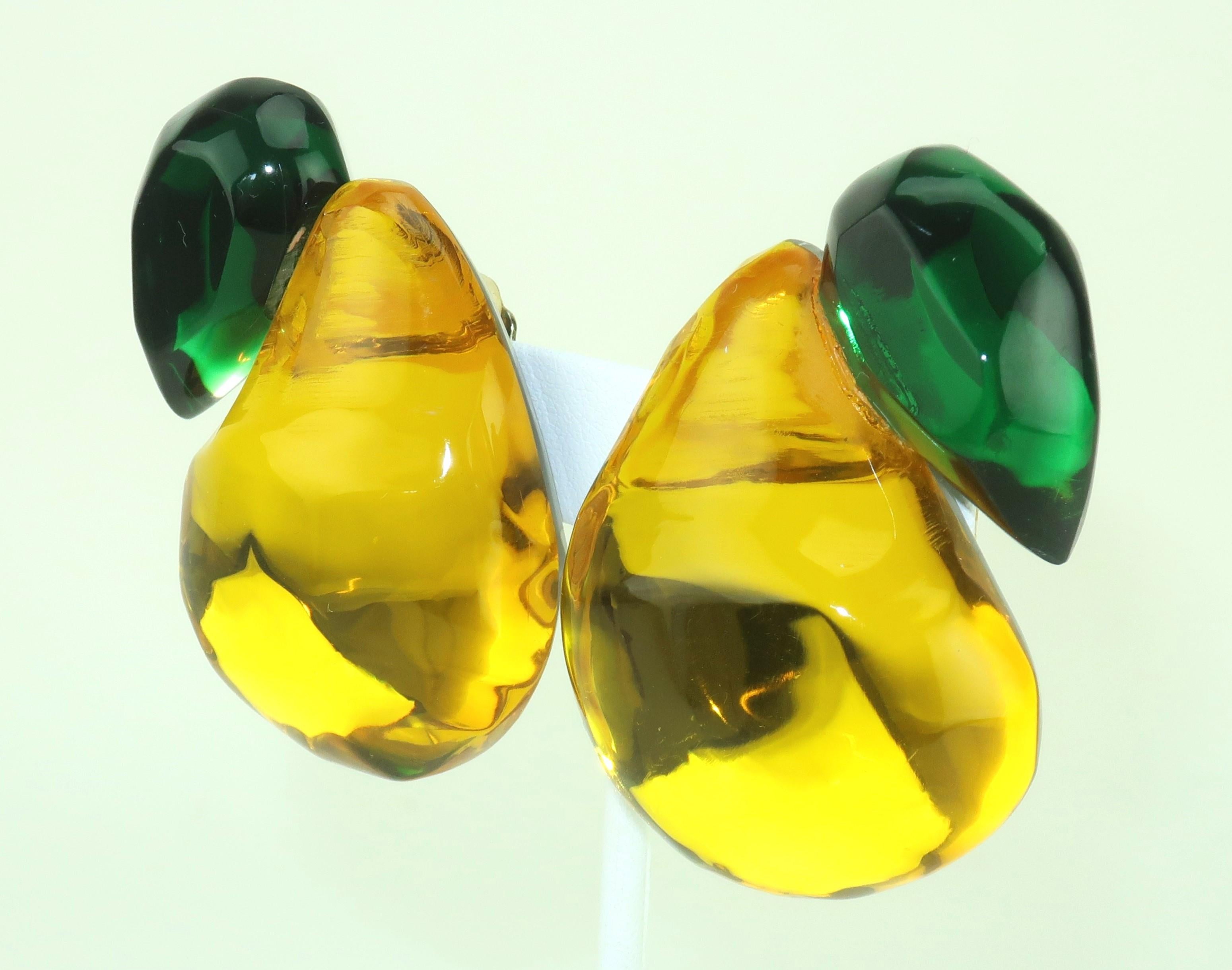 Boucles d'oreilles en acrylique lucite et poire jaune, années 1980 Bon état à Atlanta, GA