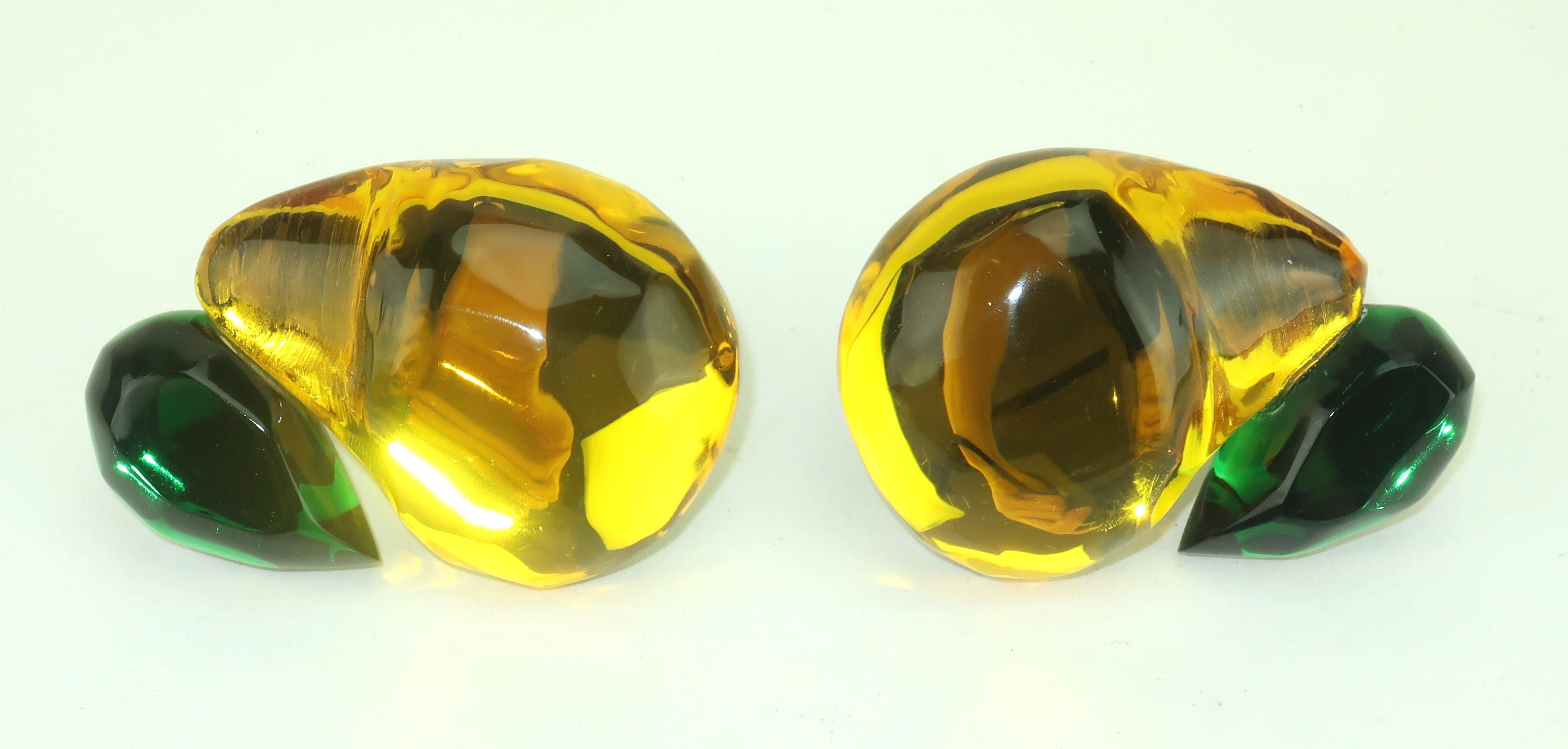 Boucles d'oreilles en acrylique lucite et poire jaune, années 1980 1