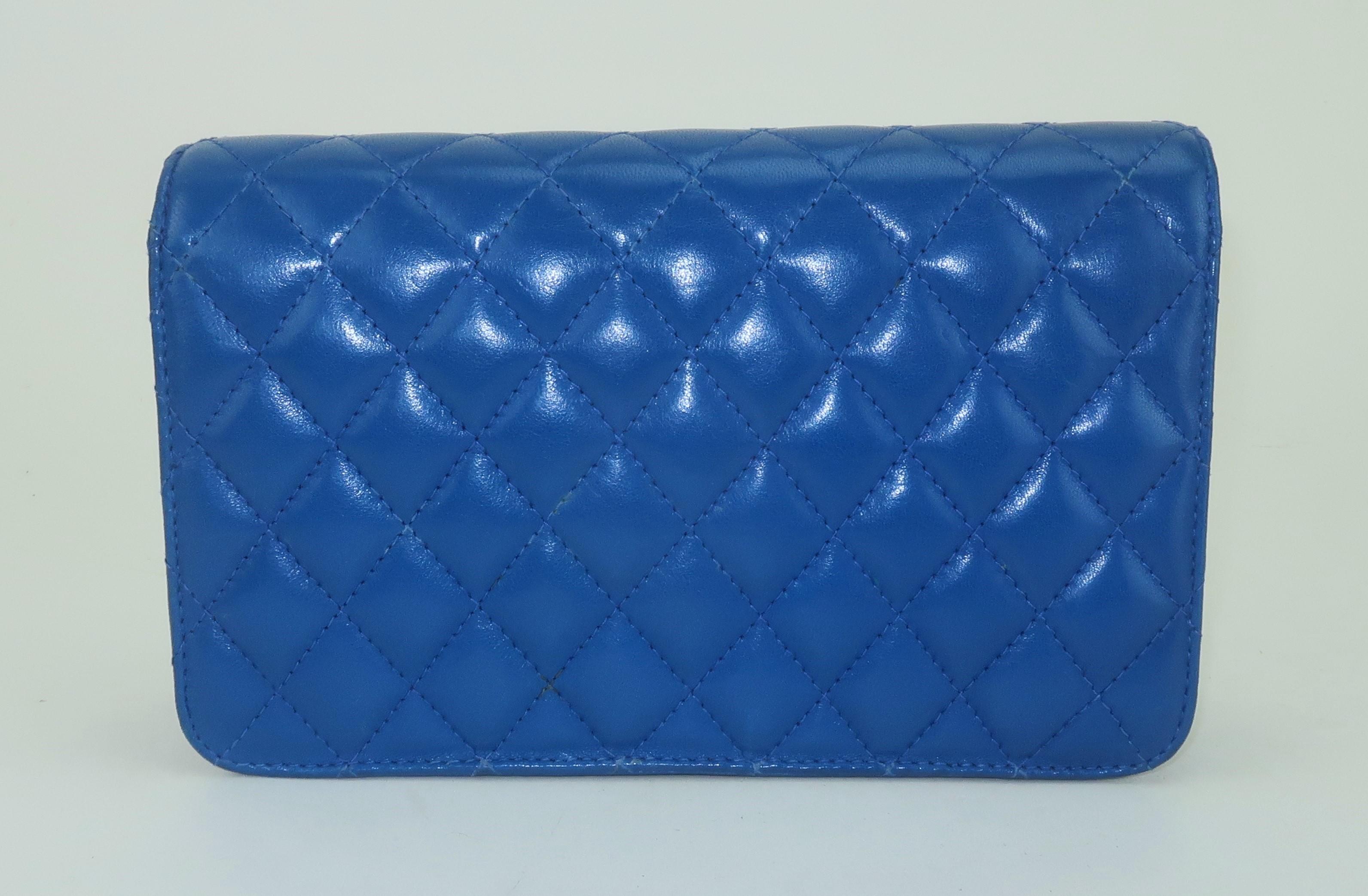 JAY HERBERT Borsa in pelle trapuntata blu reale con manico a catena, anni '80 in vendita 1