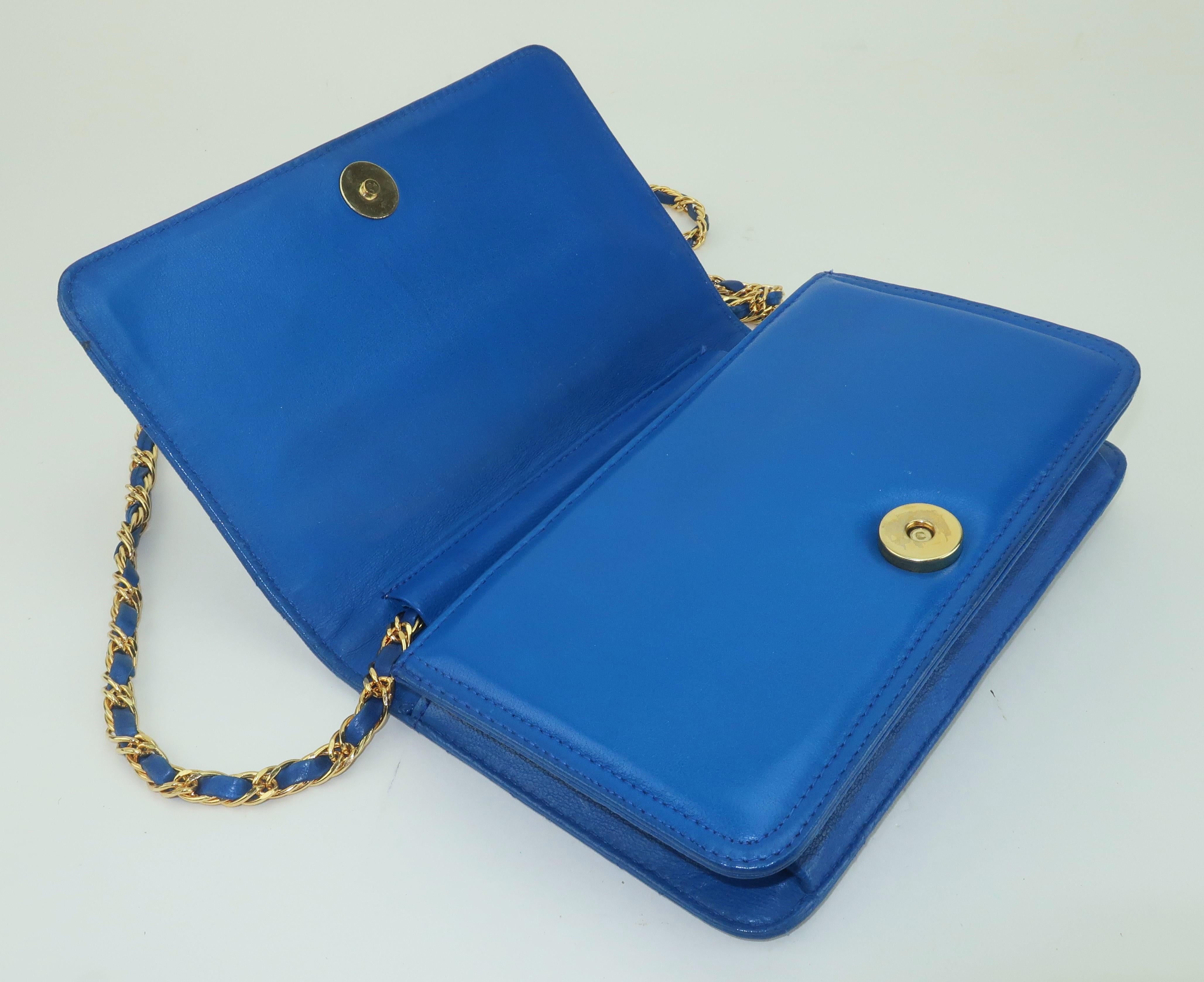 JAY HERBERT Borsa in pelle trapuntata blu reale con manico a catena, anni '80 in vendita 3