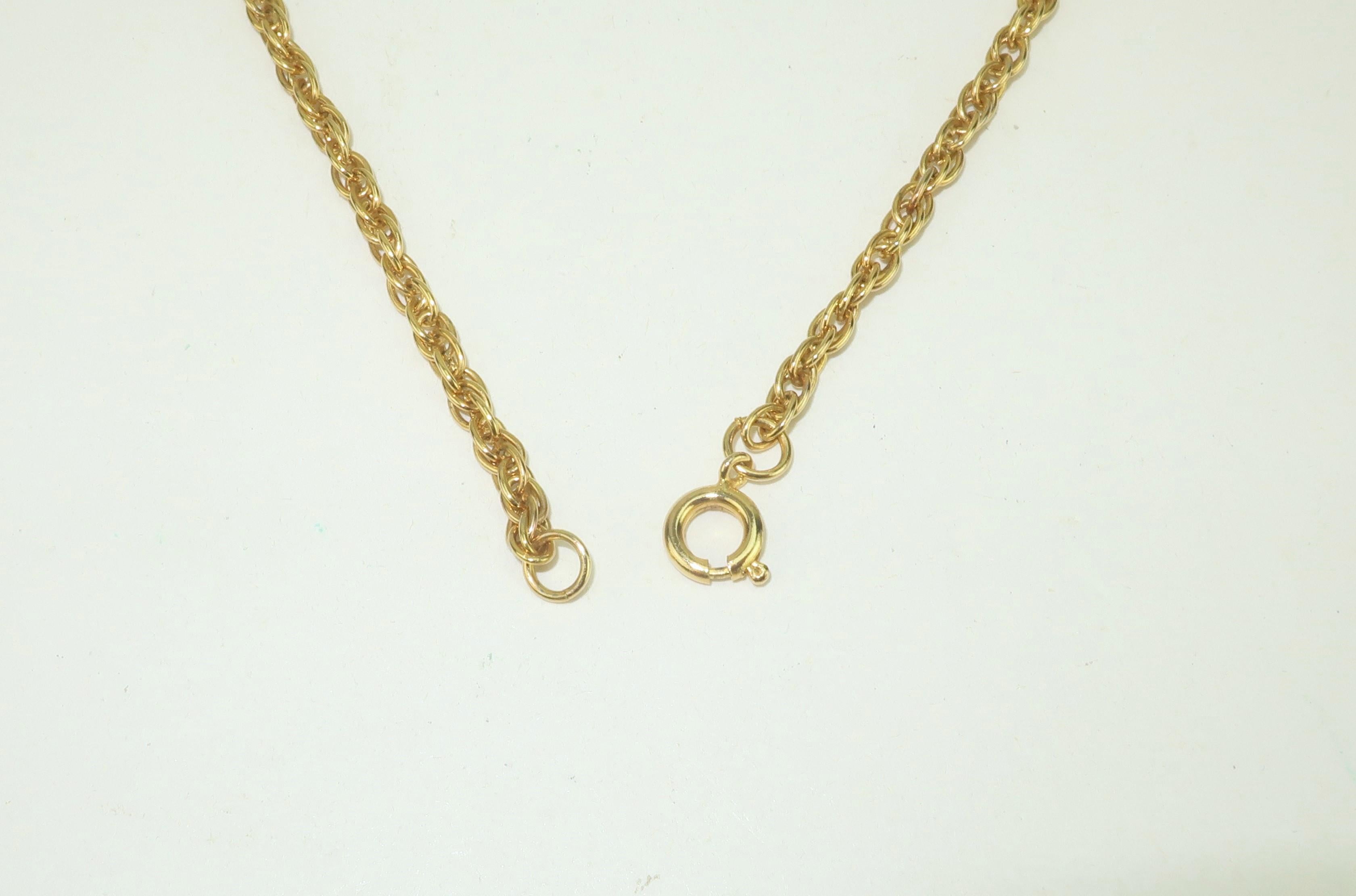 Collier à pendentif médaillon Zodiac Lion en or, années 1960 en vente 6