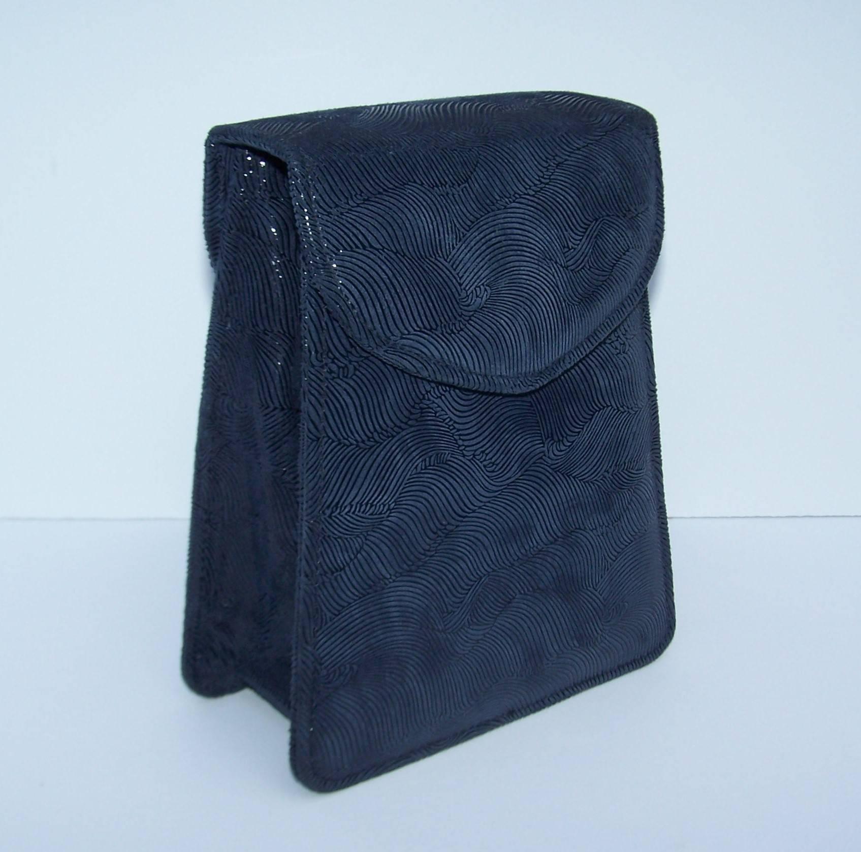 Textural C.1990 Michelle LaLonde Suede Leather Navy Blue Handbag In Excellent Condition In Atlanta, GA