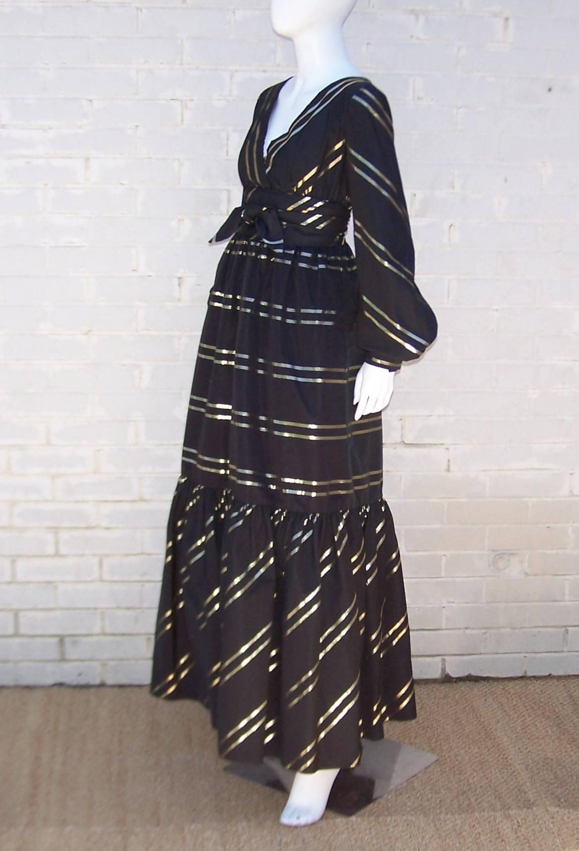 Fabulous 1960's Kiki Hart Black & Gold Taffeta Dress In Excellent Condition In Atlanta, GA