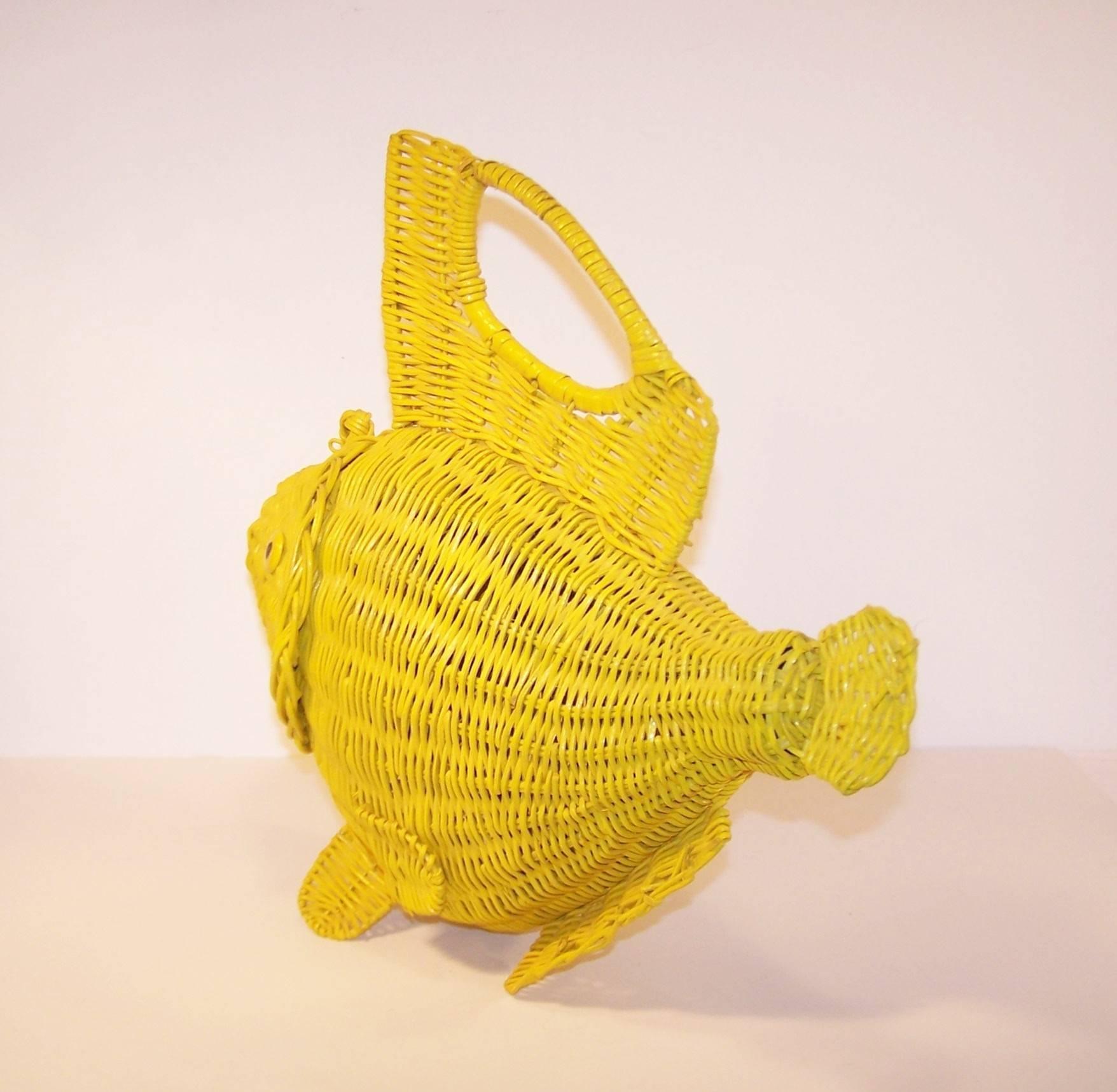 Whimsical 1950's Large Yellow Wicker Fish Novelty Handbag In Excellent Condition In Atlanta, GA