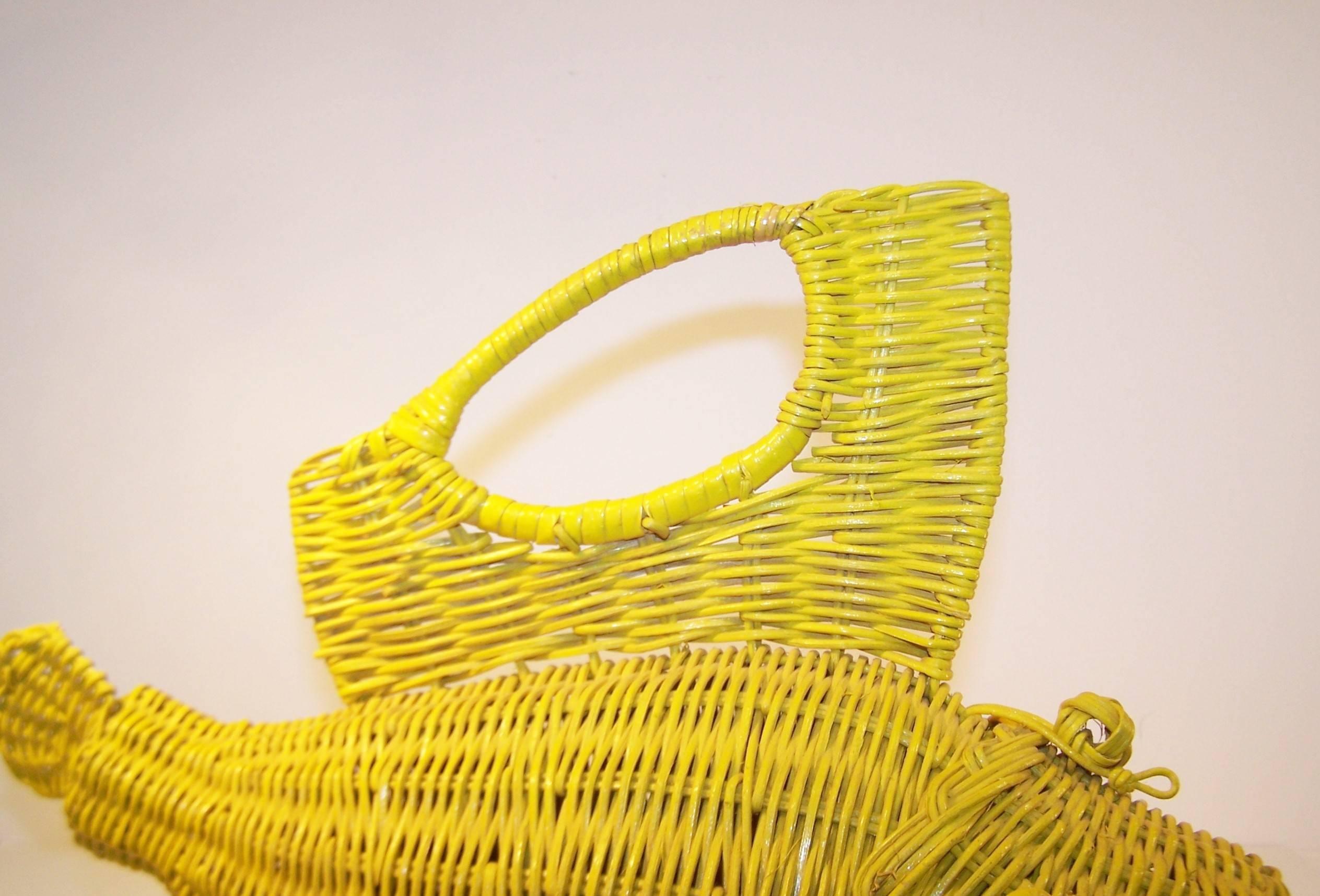 Women's Whimsical 1950's Large Yellow Wicker Fish Novelty Handbag