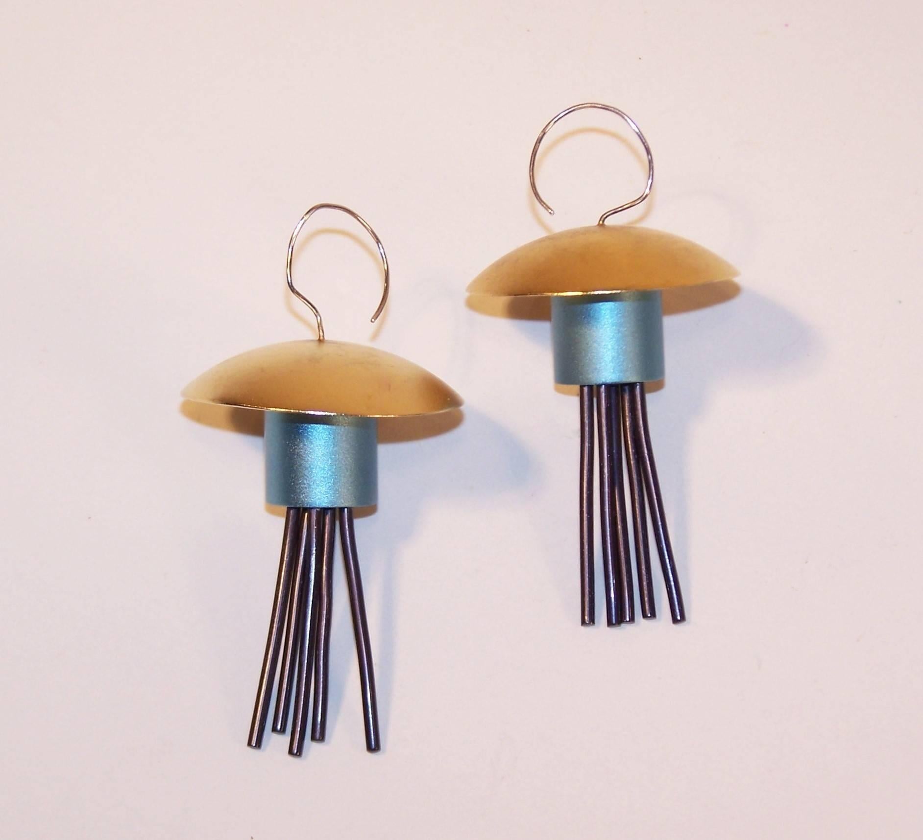 Memphis Style Vintage Post Modern Sculptural Earrings In Excellent Condition In Atlanta, GA