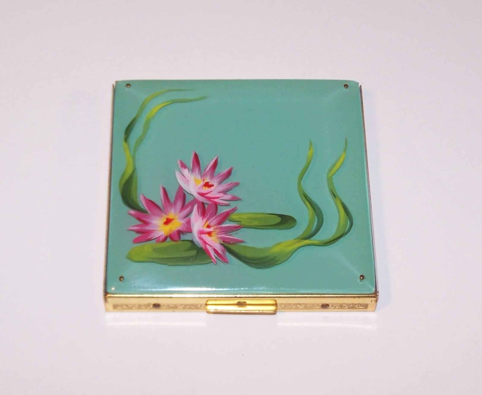 WWII Era 1940's Rex Fifth Avenue Hand Painted Lucite Compact In Excellent Condition In Atlanta, GA