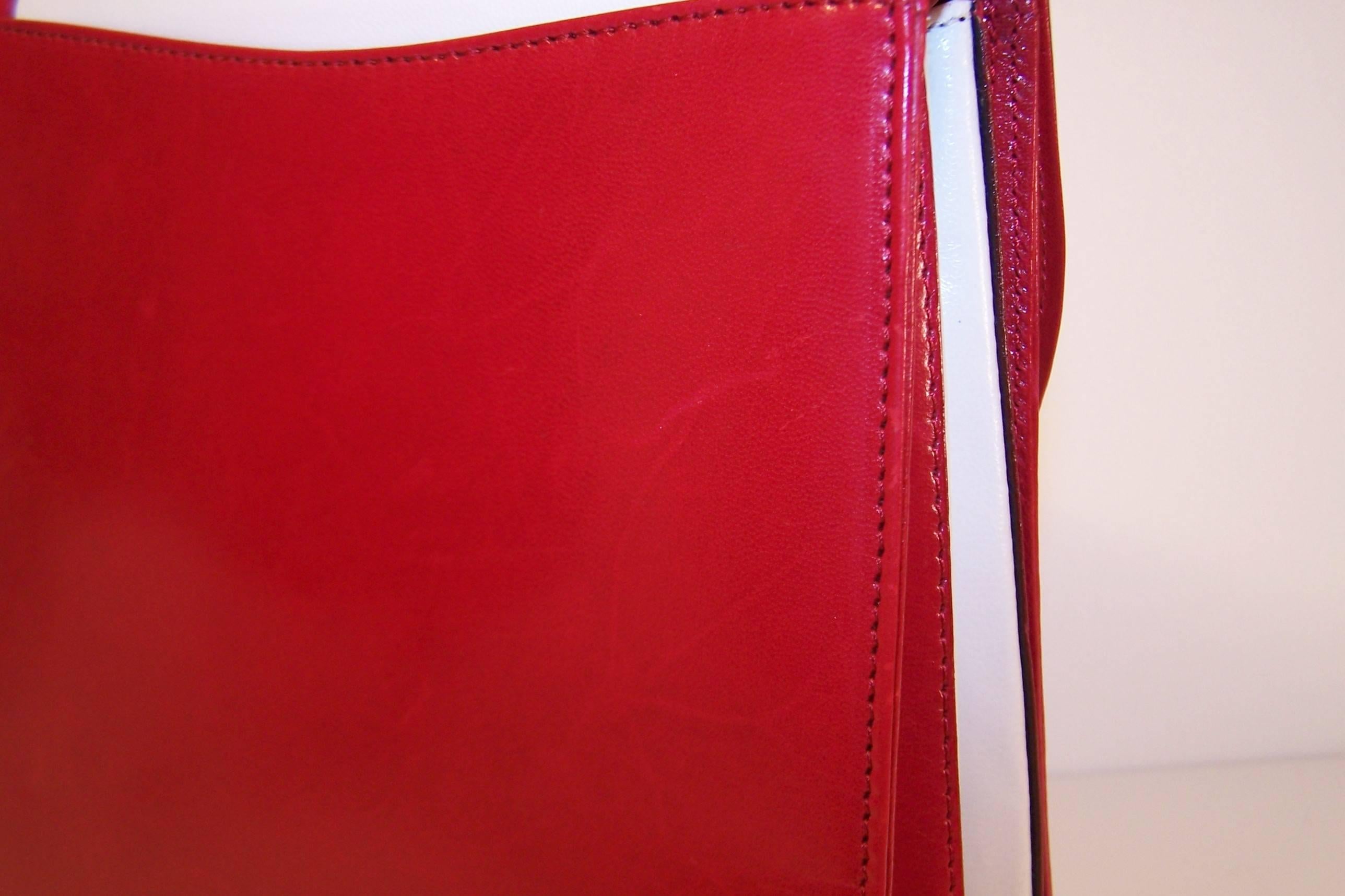 C.1980 Bruno Magli White & Cherry Red Leather Spectator Handbag 3