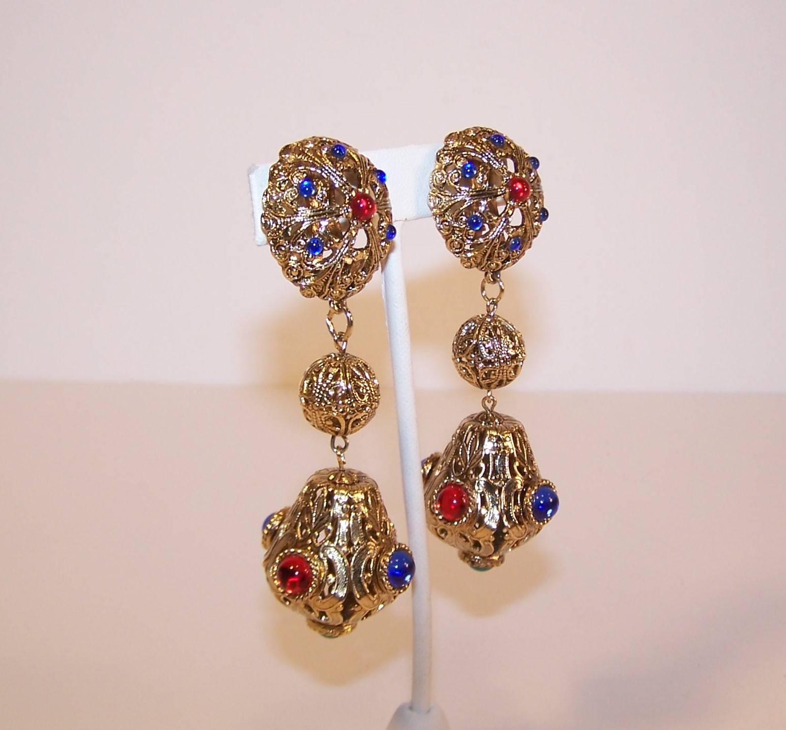 Women's Exotic C.1980 Gem-Craft Filigree Drop Dangle Clip On Earrings With Cabochons