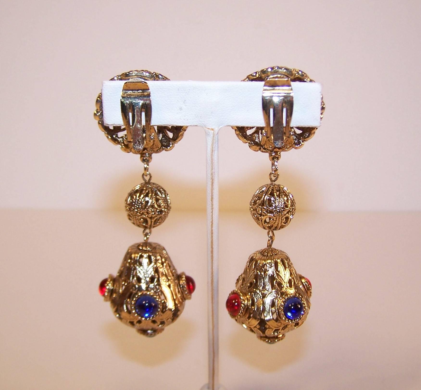 Exotic C.1980 Gem-Craft Filigree Drop Dangle Clip On Earrings With Cabochons 3