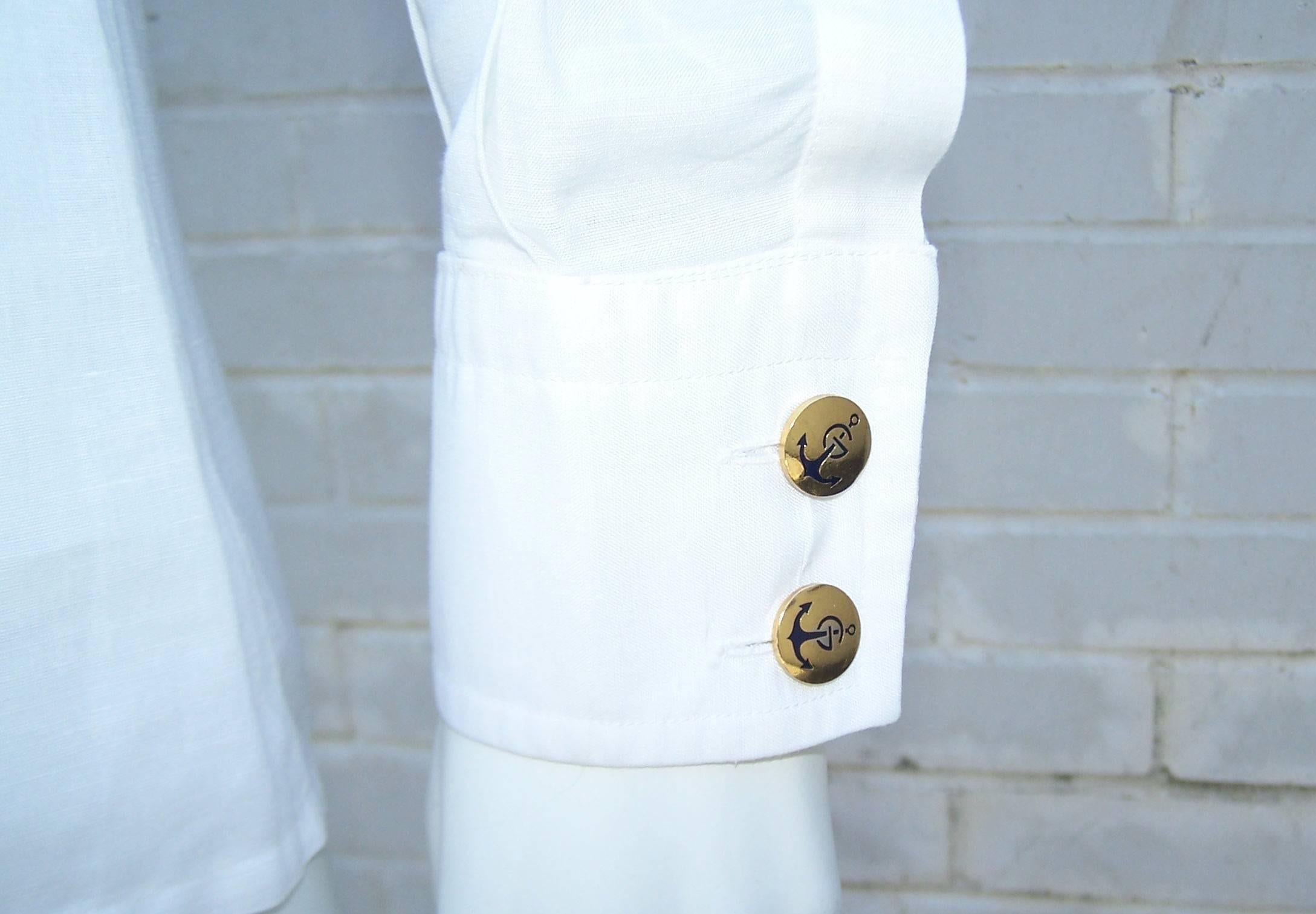 Crisp 1970's Gucci White Linen Shirt With Nautical Enamel Logo Buttons In Excellent Condition In Atlanta, GA