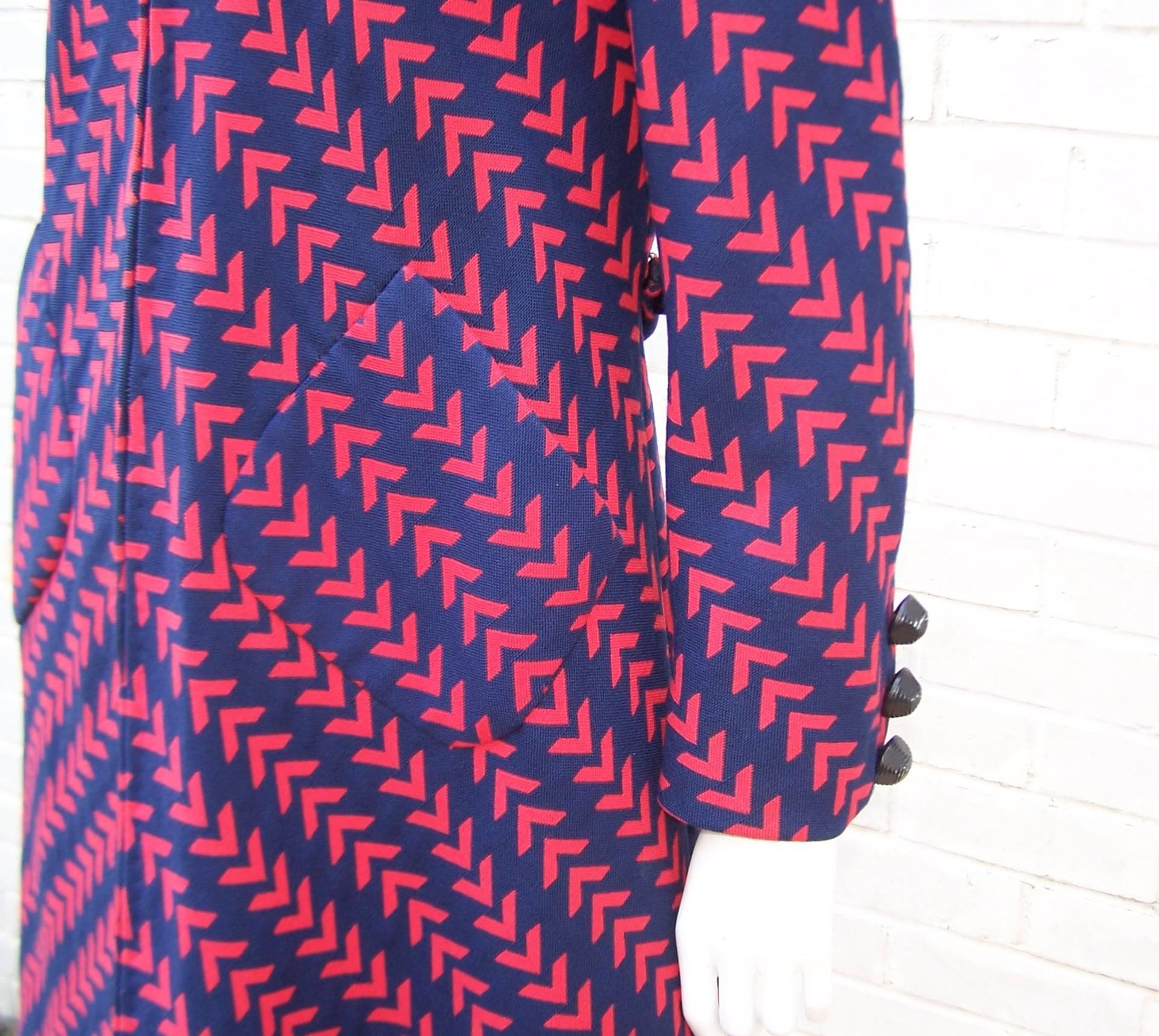 Graphic C.1970 Giovanna Ferragamo Red & Blue Mod Dress With Coat In Excellent Condition In Atlanta, GA