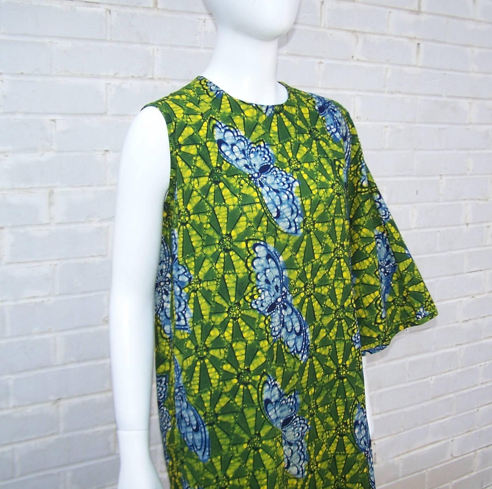 Exotic 1960's Colorful Batik Caftan With Butterfly Motif  In Excellent Condition In Atlanta, GA