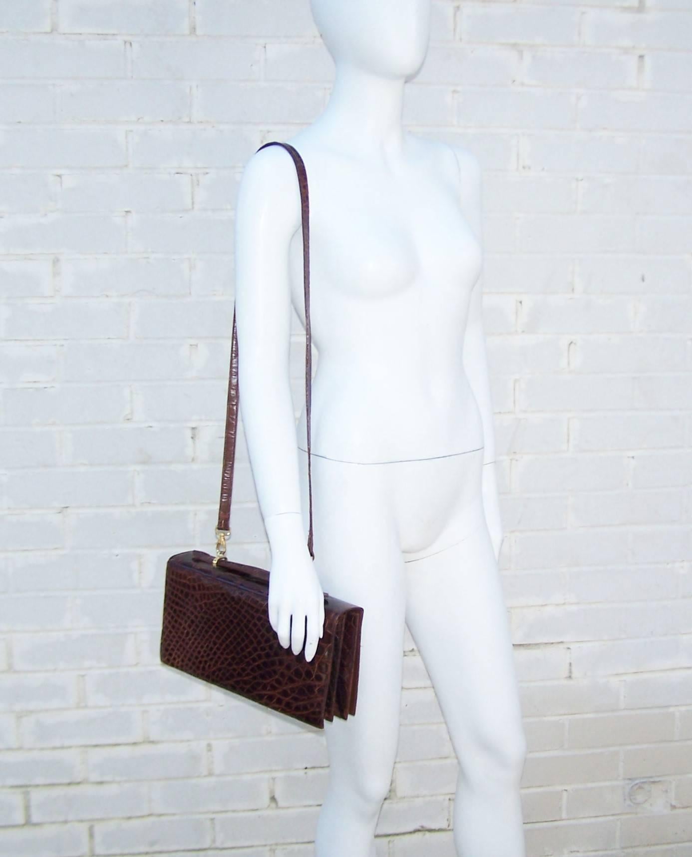 Women's Versatile 1970's Saks Fifth Avenue Italian Brown Alligator Handbag