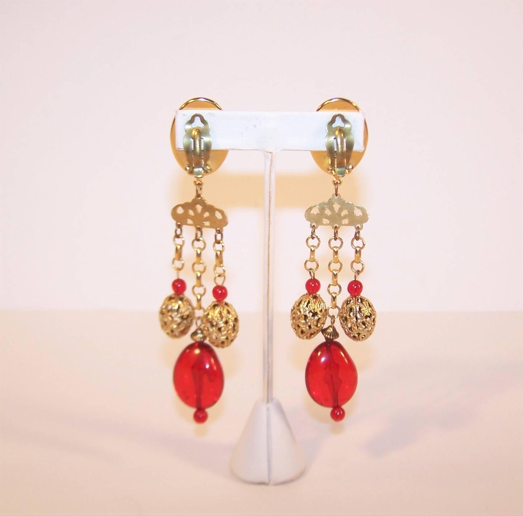 Runway 1980's Amy Jo of New York Red & Gold Clip On Earrings In Good Condition In Atlanta, GA