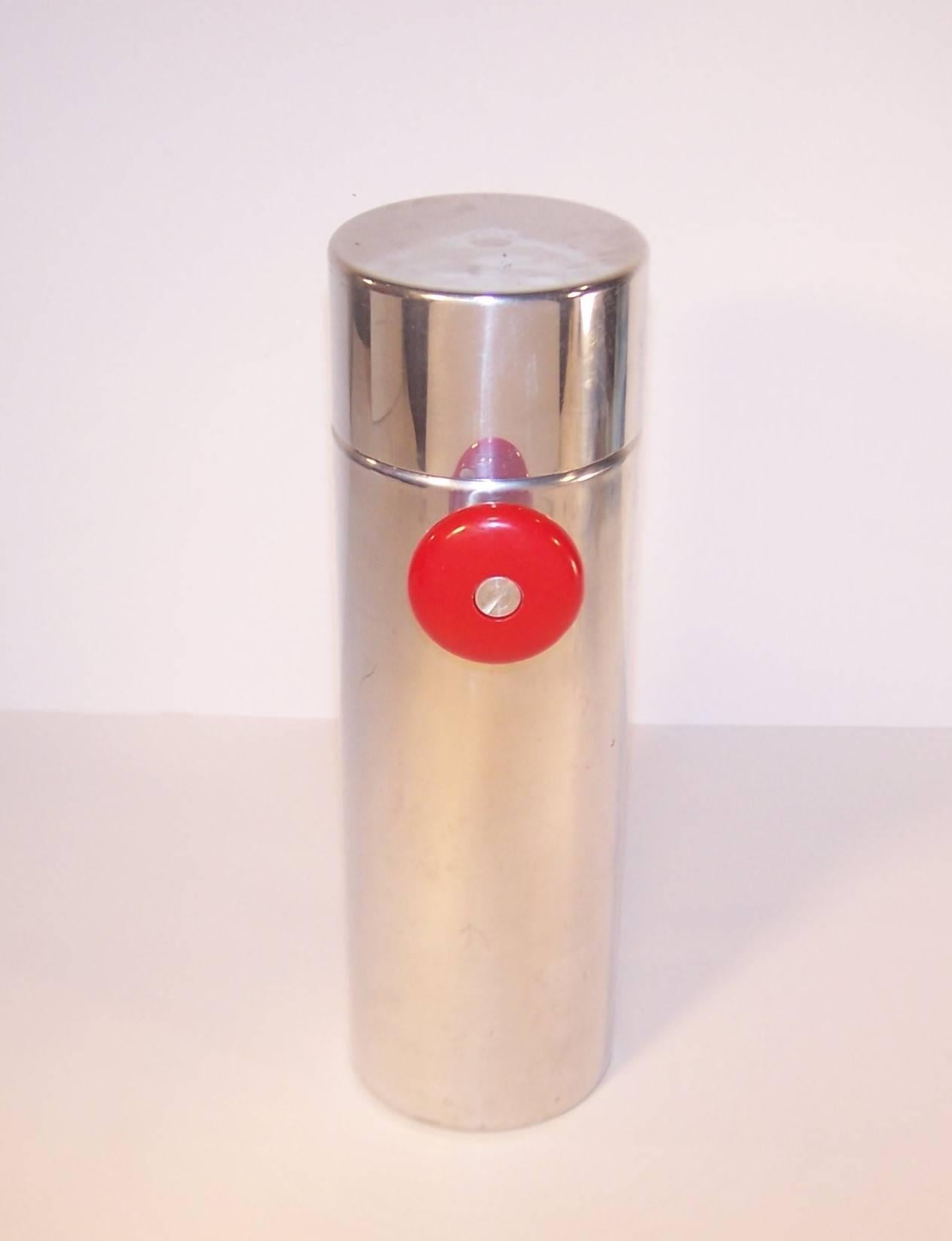 Beige Art Deco 1930's Kromex 'Konga' Polished Aluminum Cocktail Shaker