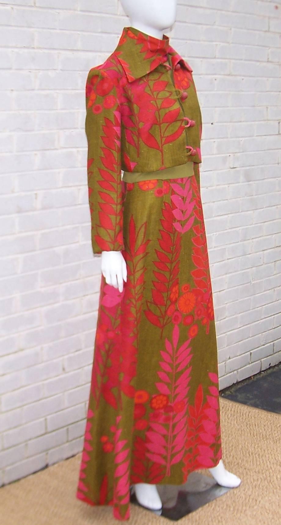 Women's Mod & Vibrant C.1970 Linen Two Piece Maxi Dress & Jacket Ensemble 