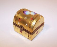 Charming Vintage Limoges Porcelain Trinket Box With Butterflies