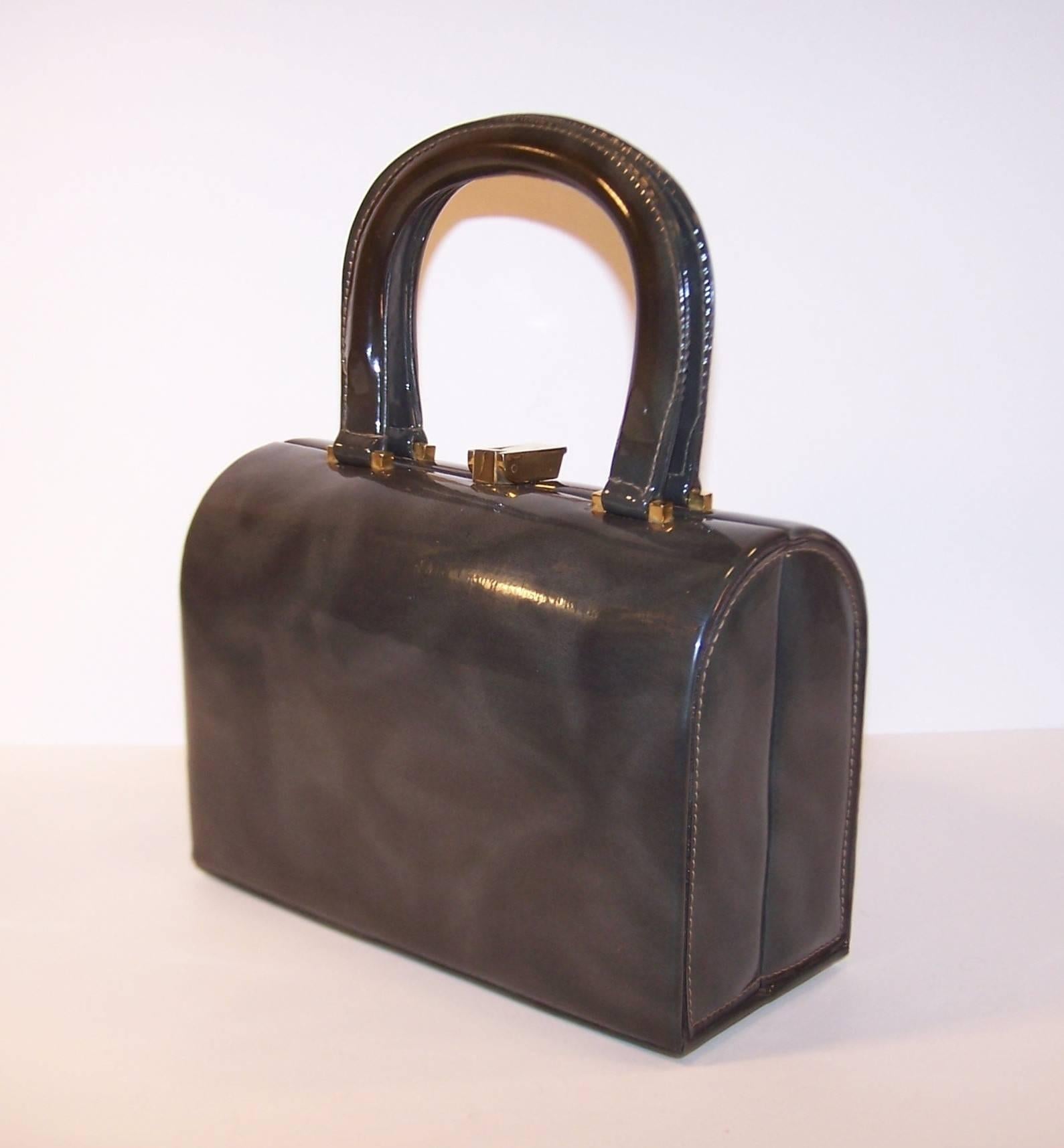 1960's Tano of Madrid Gray Patent Leather Box Handbag In Excellent Condition In Atlanta, GA