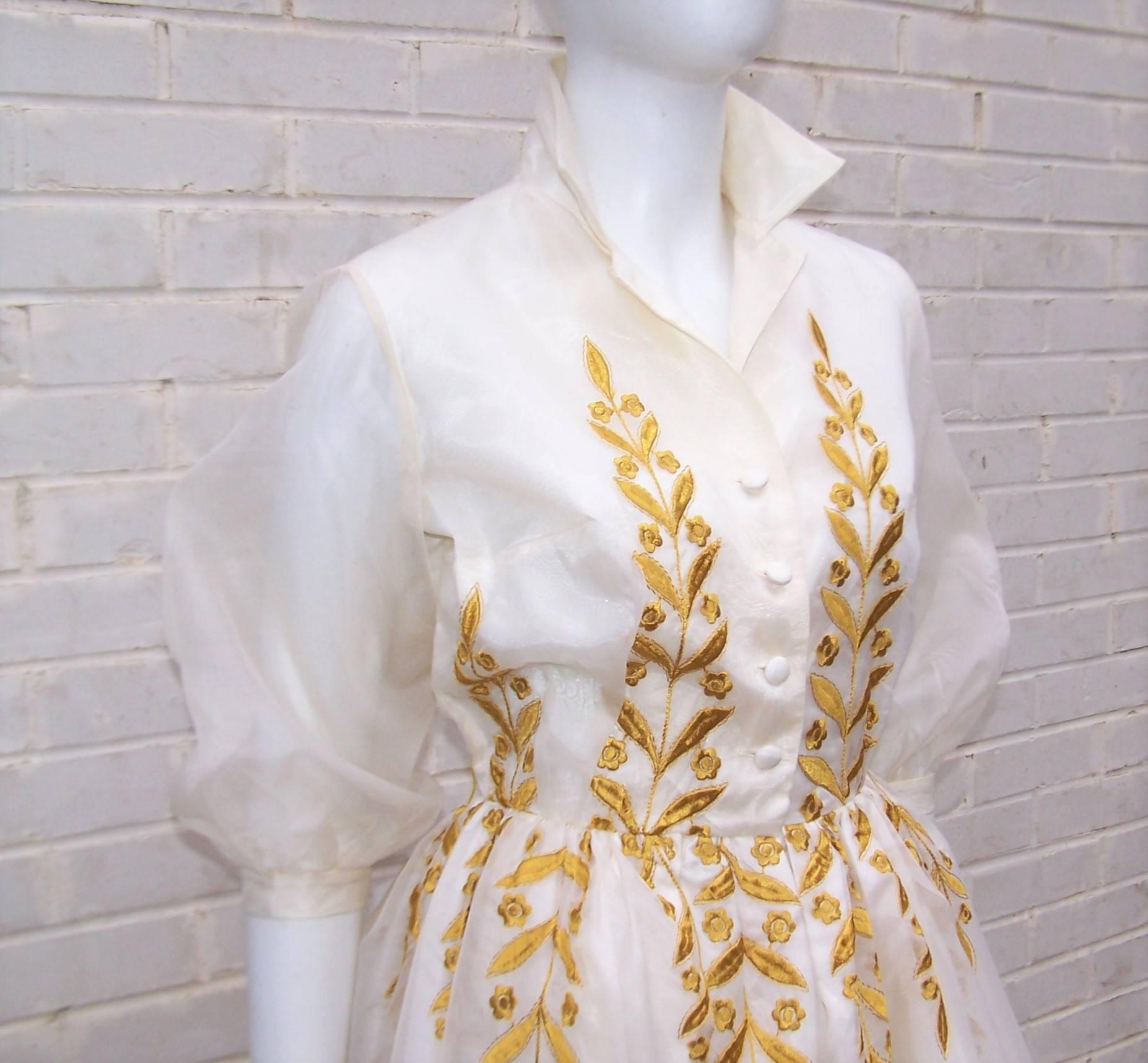 Ladylike 1950's Jr. Theme Embroidered White Silk Organza Dress In Excellent Condition In Atlanta, GA