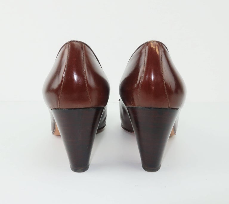 Preppy 1970's Gucci Brown Leather Heeled Loafers 37 1/2 B For Sale at ...