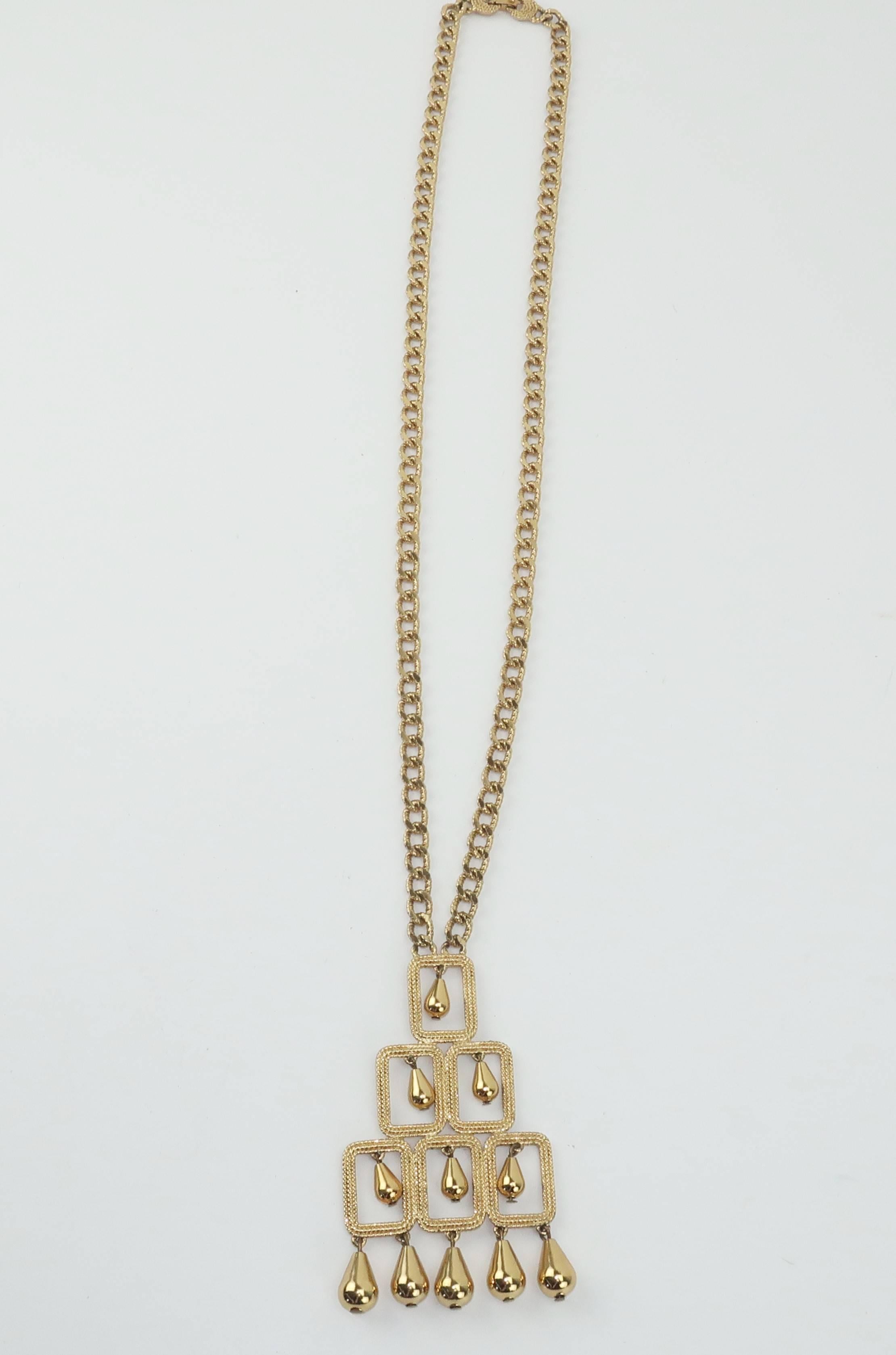 1960’s Monet Gold Tone Modernist Pendant Necklace In Good Condition In Atlanta, GA