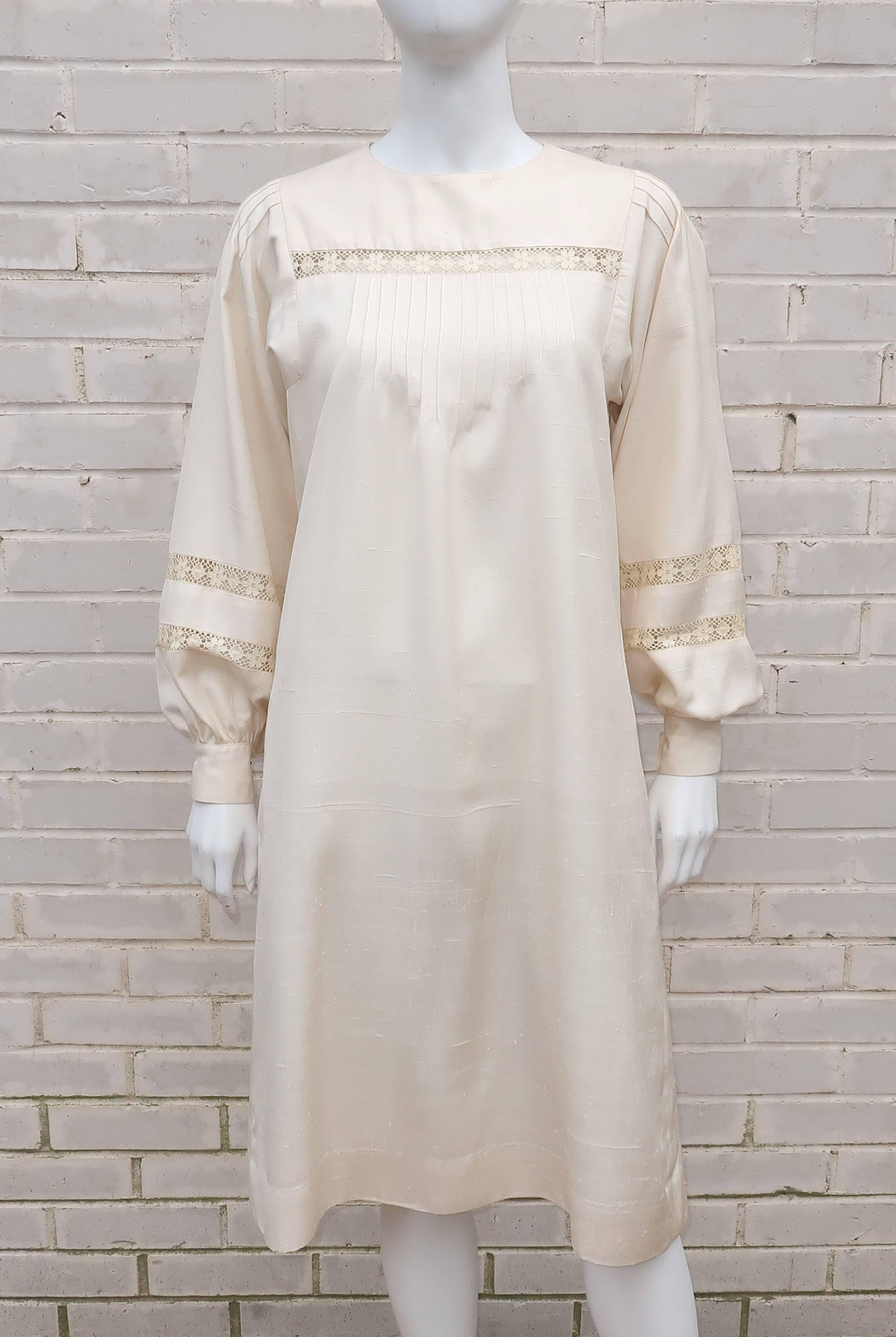 1970’s Albert Nipon Ivory Dupioni Silk Dress With Lace Details 4