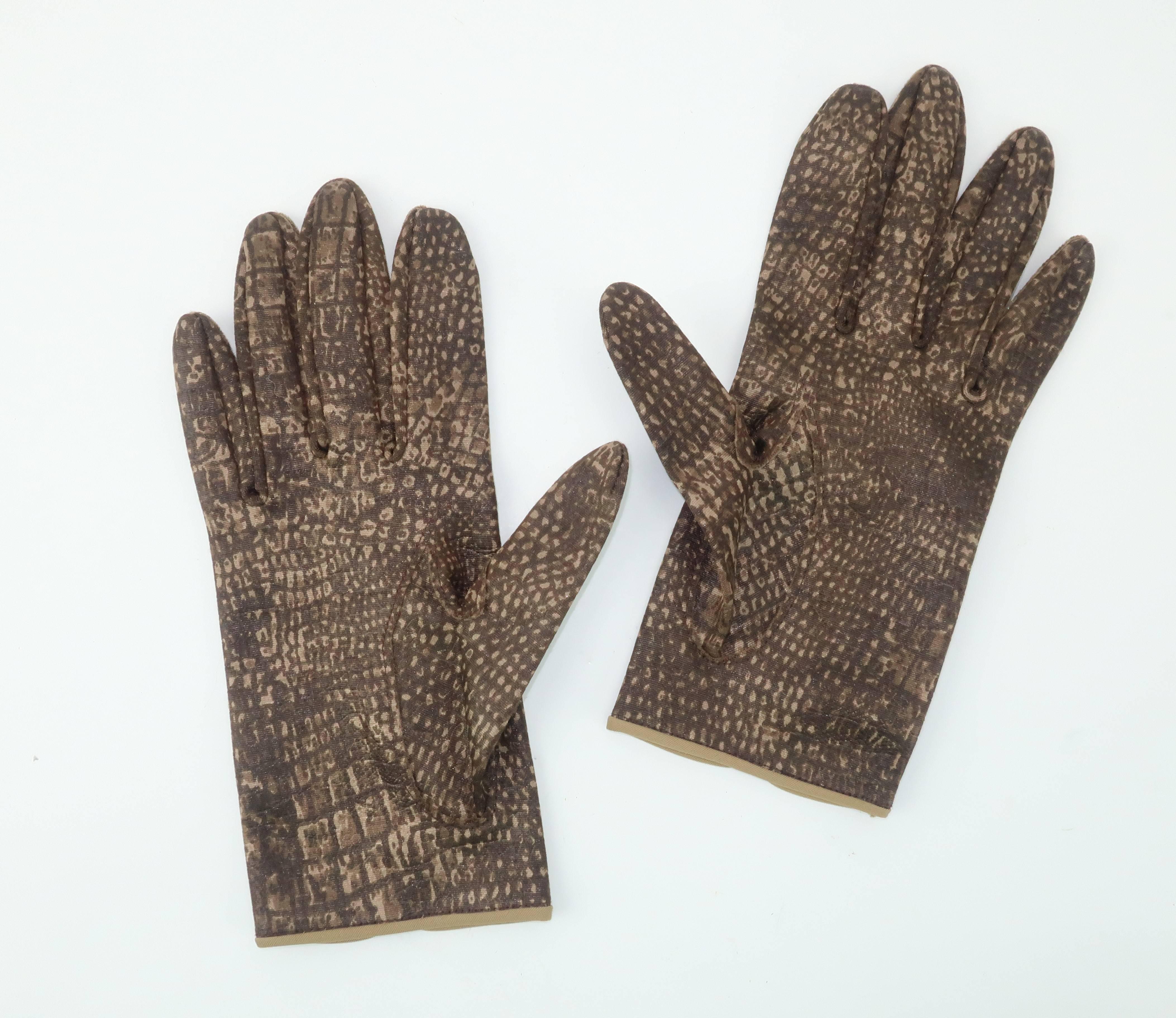 alligator gloves
